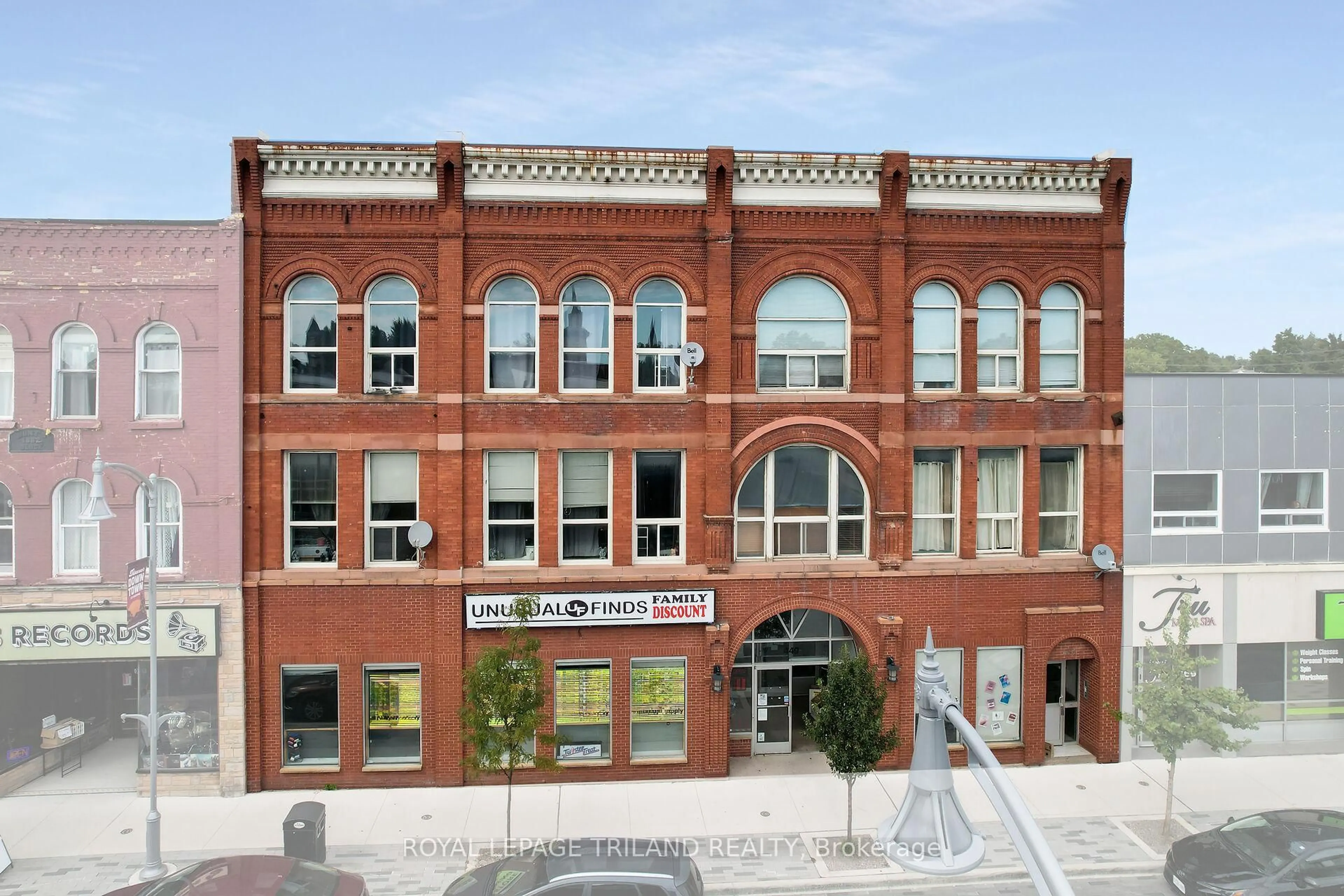Home with brick exterior material, building for 449 Talbot St, St. Thomas Ontario N5P 1C1