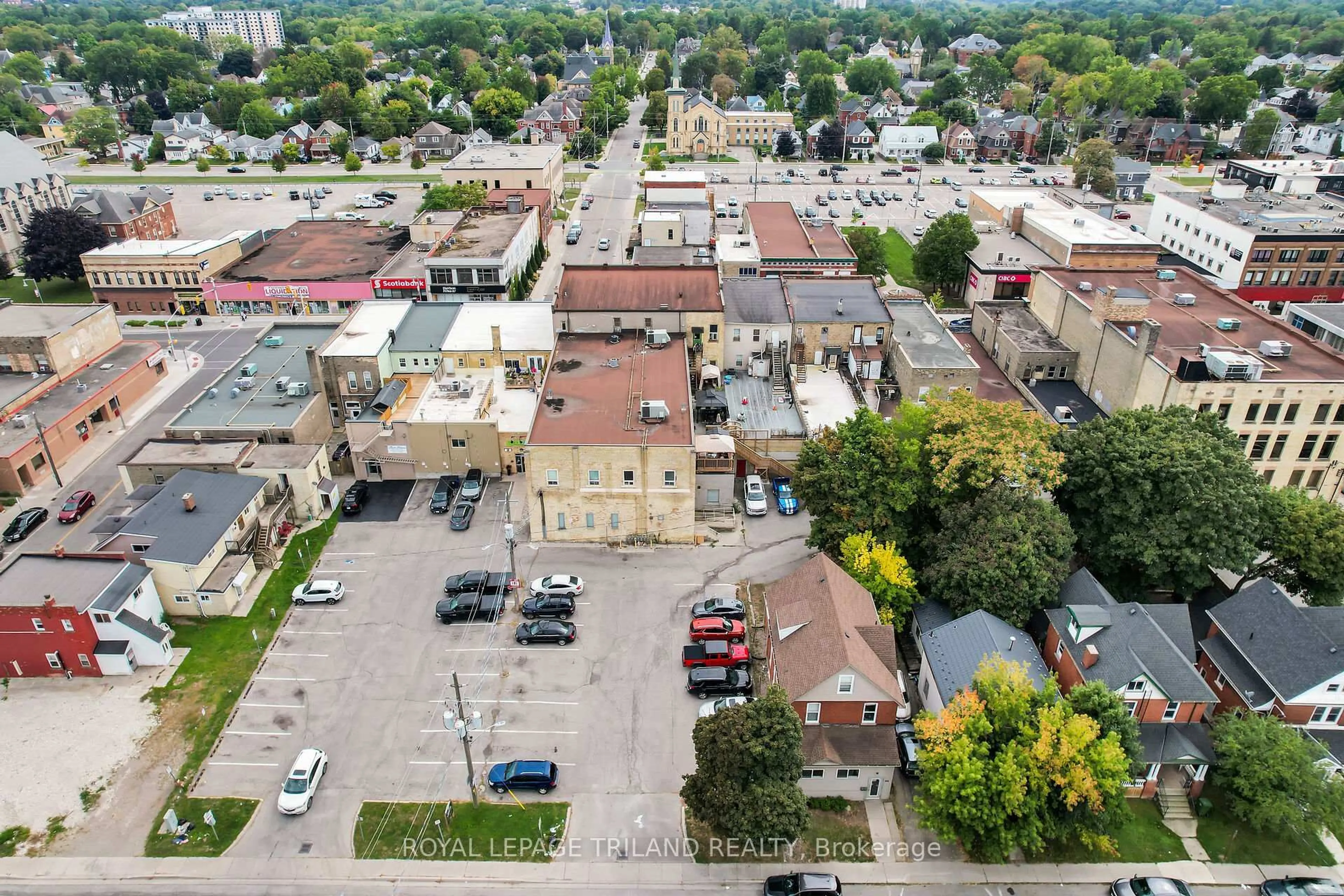A pic from outside/outdoor area/front of a property/back of a property/a pic from drone, street for 449 Talbot St, St. Thomas Ontario N5P 1C1