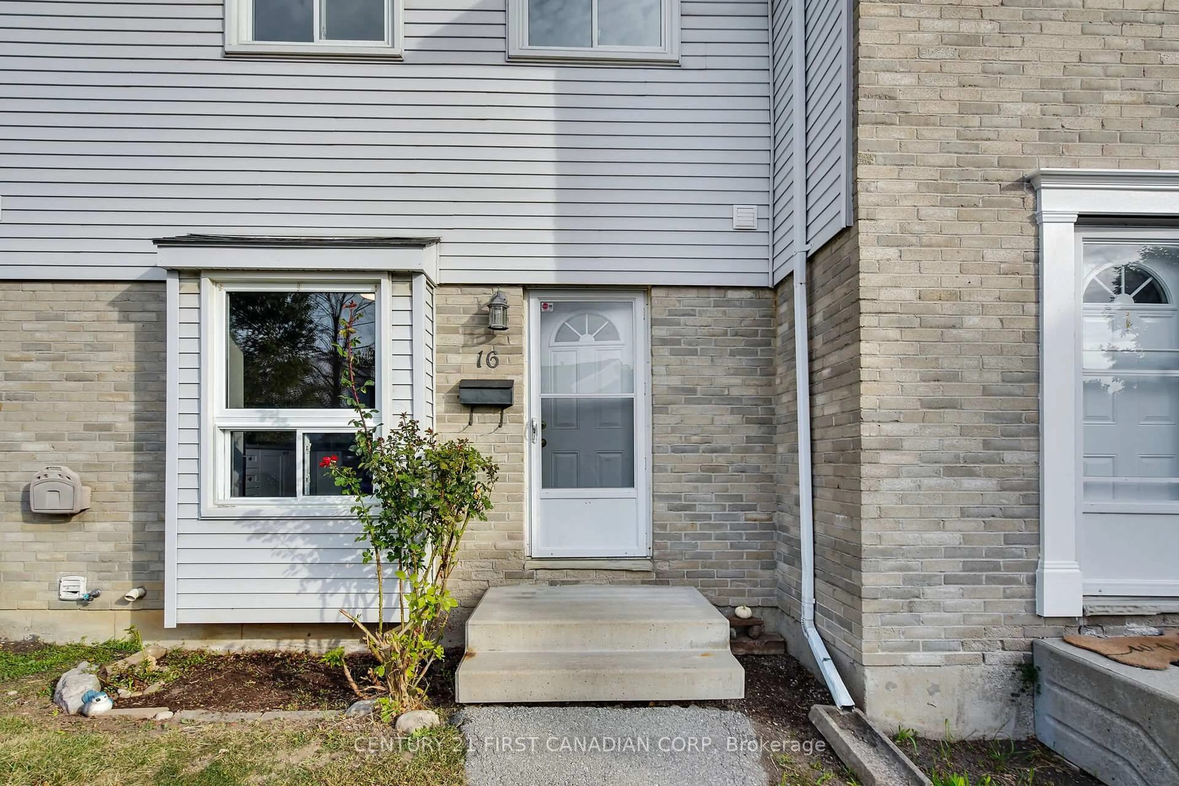 Unknown for 1786 Attawandaron Rd #16, London North Ontario N6G 3N1