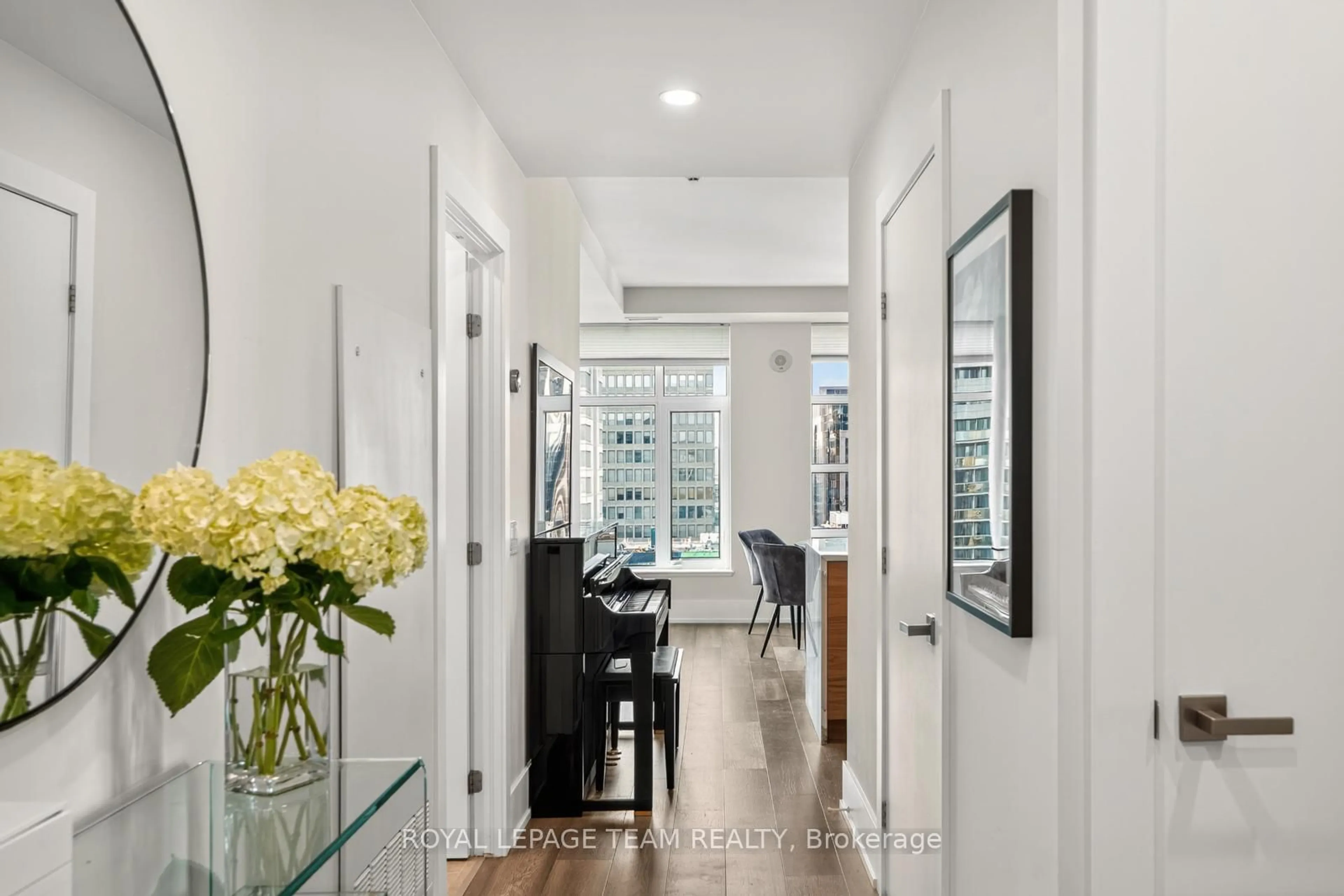 Indoor entryway for 235 Kent Ave #1902, Ottawa Ontario K2P 0A5