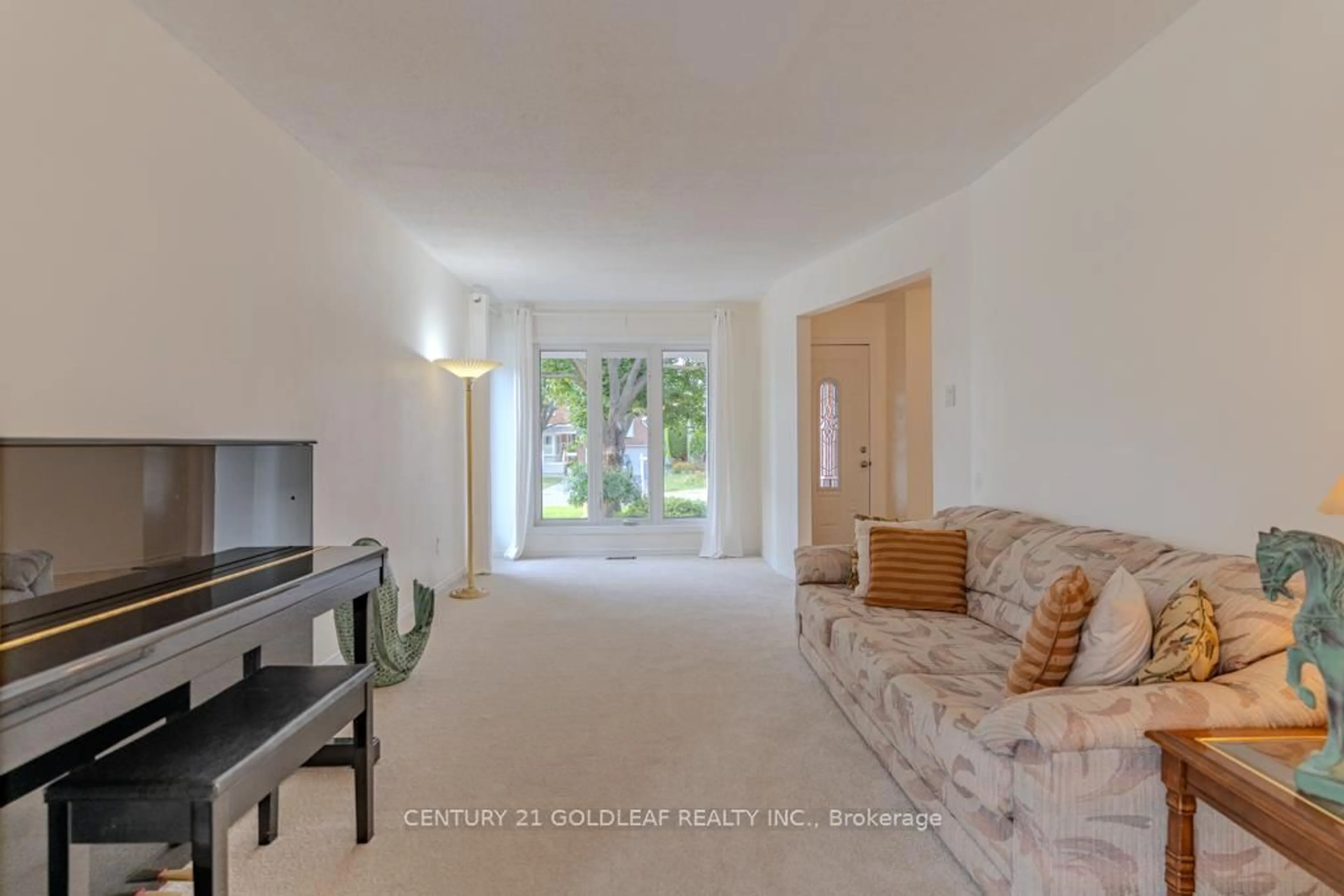 Living room with furniture, unknown for 612 Chenier Way, Ottawa Ontario K4A 1R1