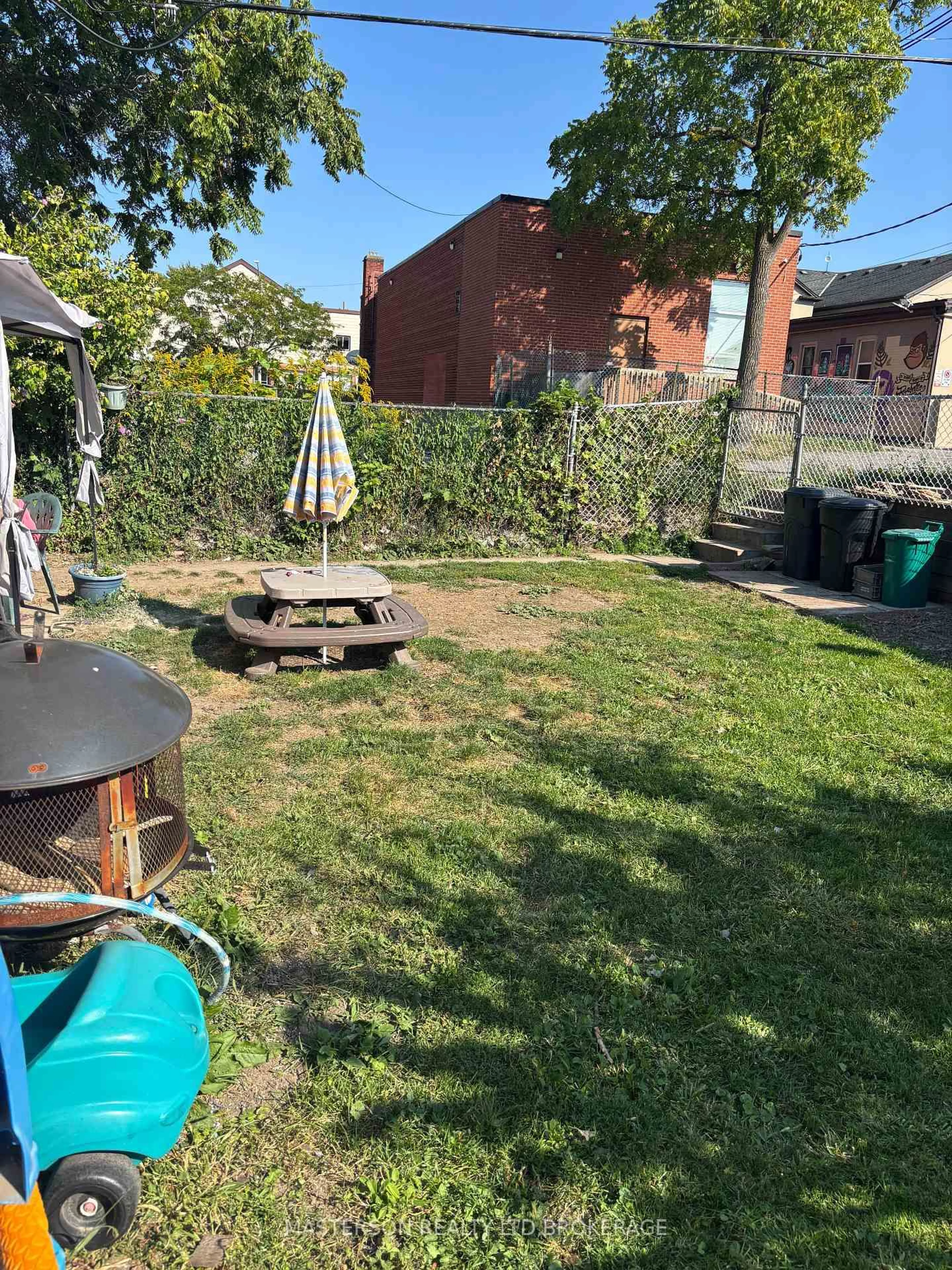 Unknown for 12 Chestnut St, St. Catharines Ontario L2T 1G5