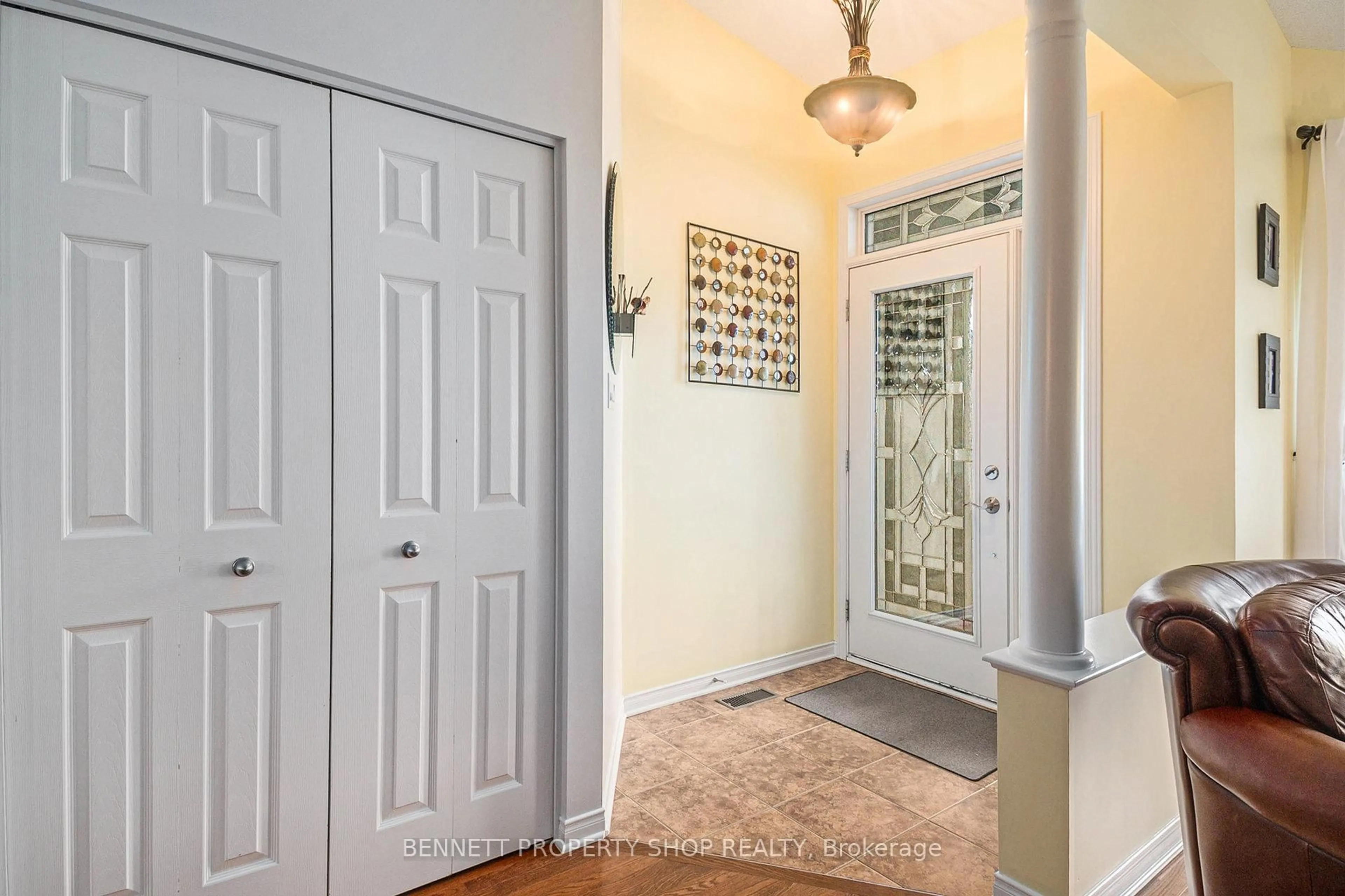 Indoor entryway for 460 Jasper Cres, Clarence-Rockland Ontario K4K 0C7