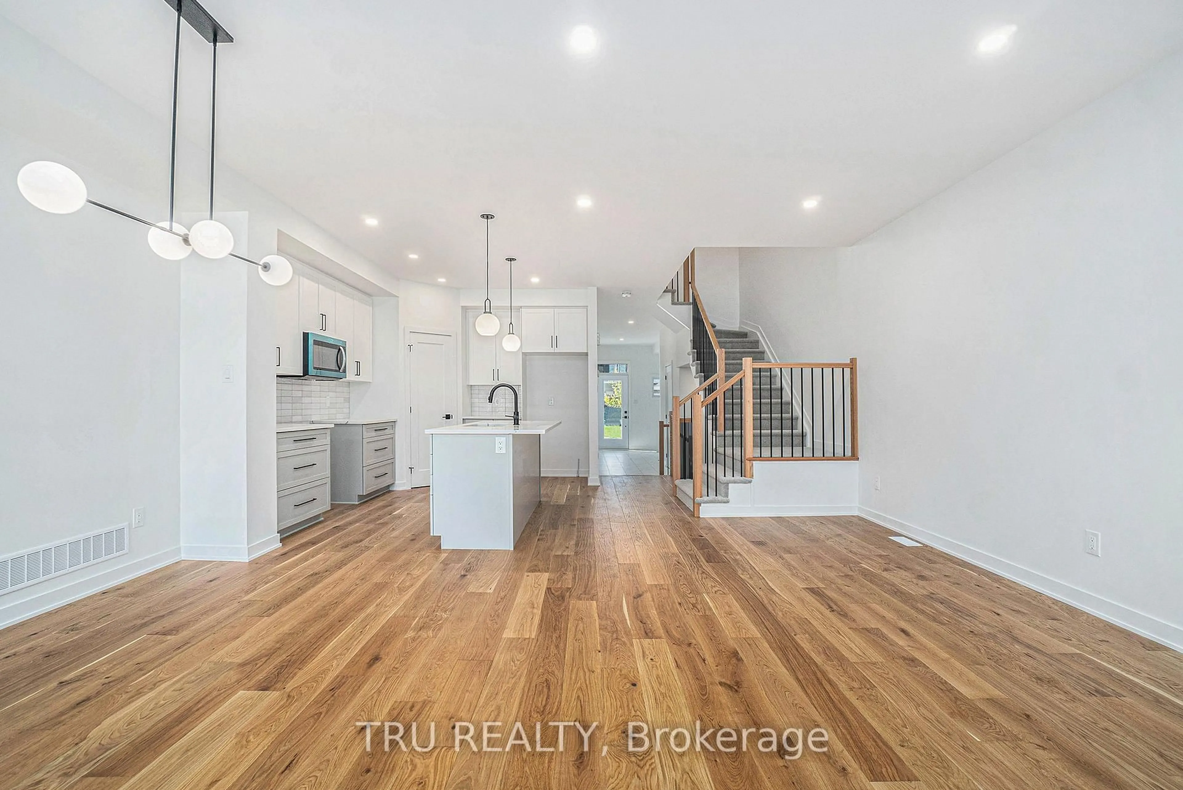 Open concept kitchen, unknown for 941 Cologne St, Russell Ontario K0A 1W0