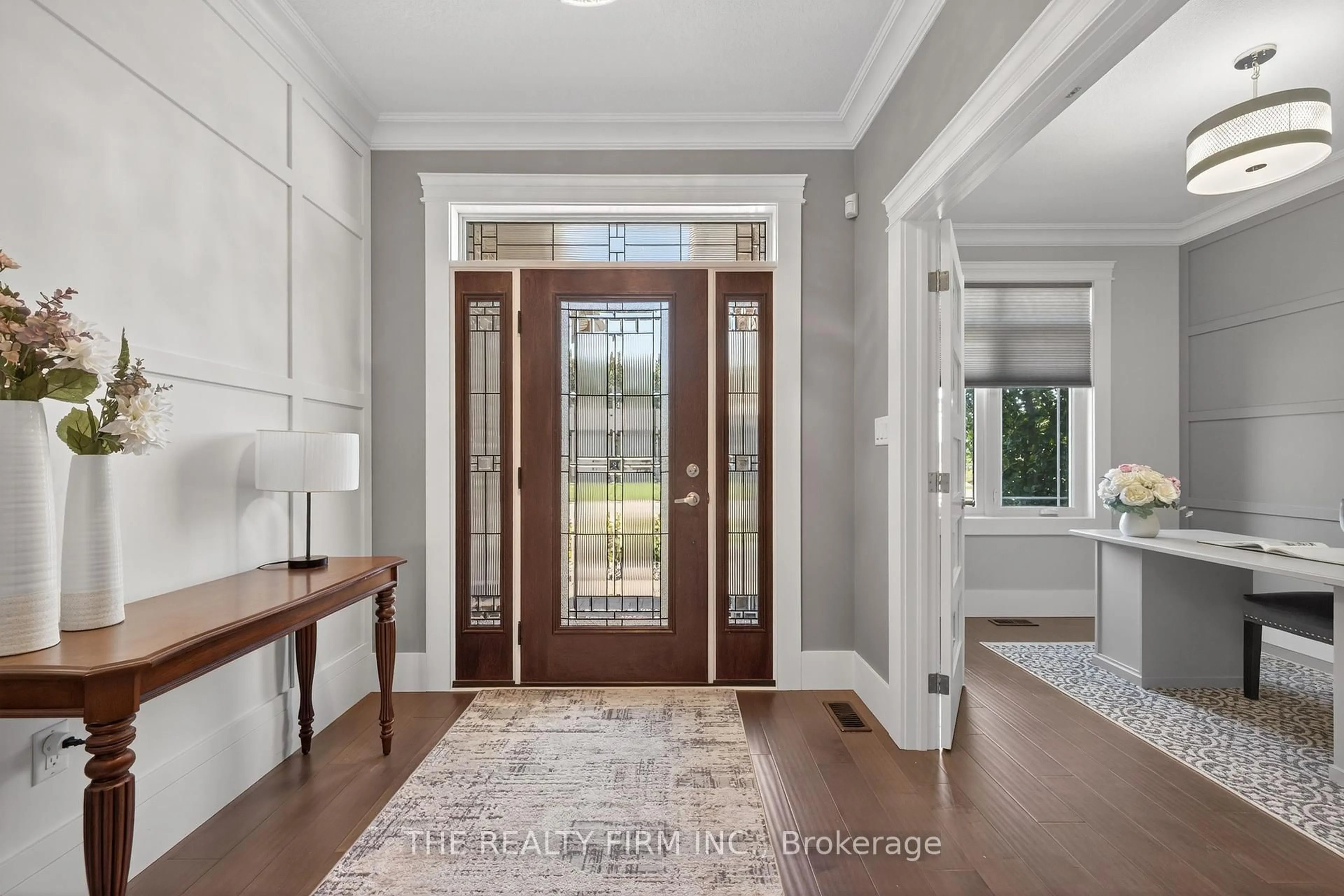 Indoor entryway for 82 Ashby Cres, Strathroy-Caradoc Ontario N7G 0E1