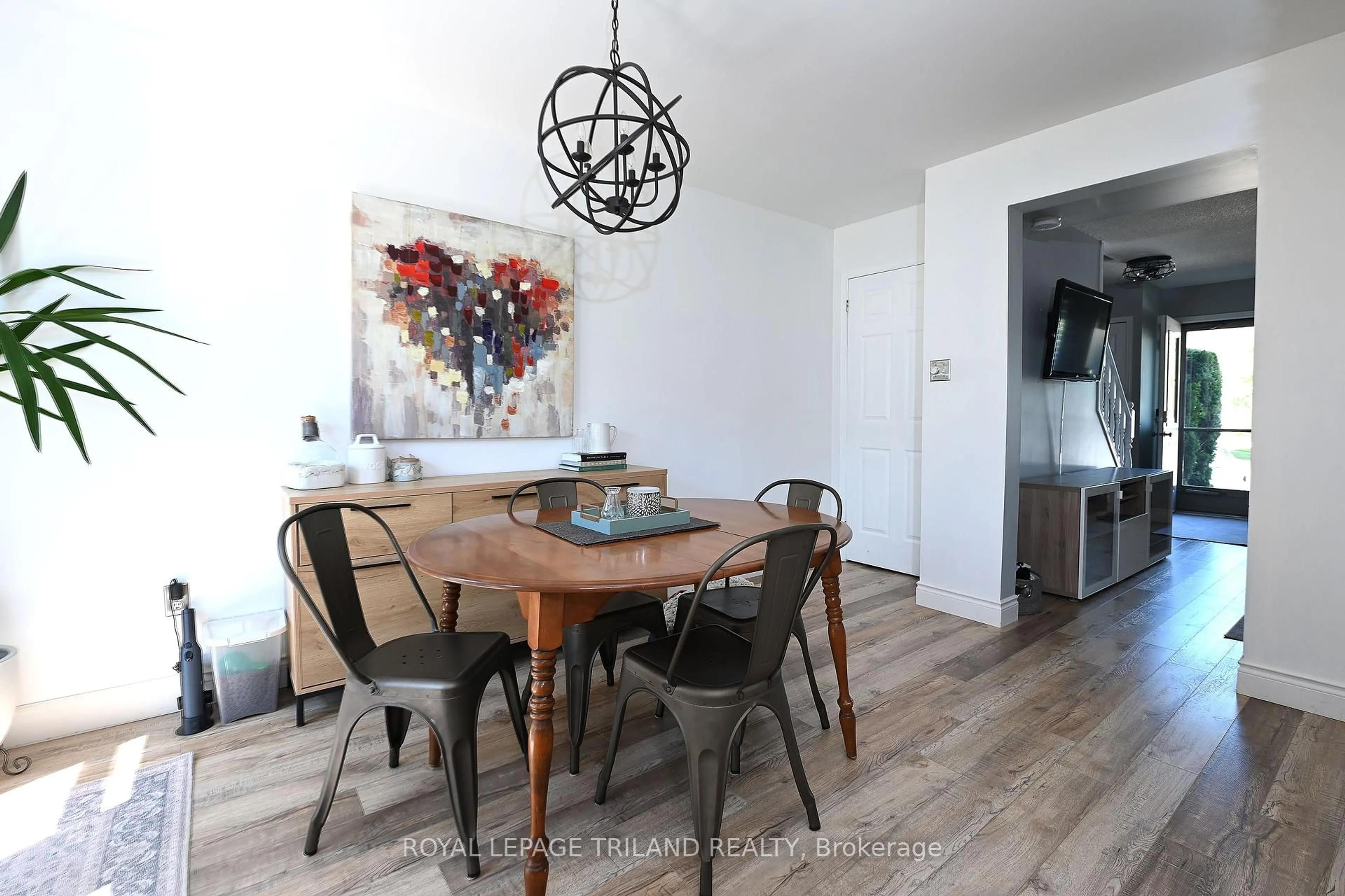 Dining room, wood/laminate floor for 101 Brookside St #21, London South Ontario N5Z 5C9