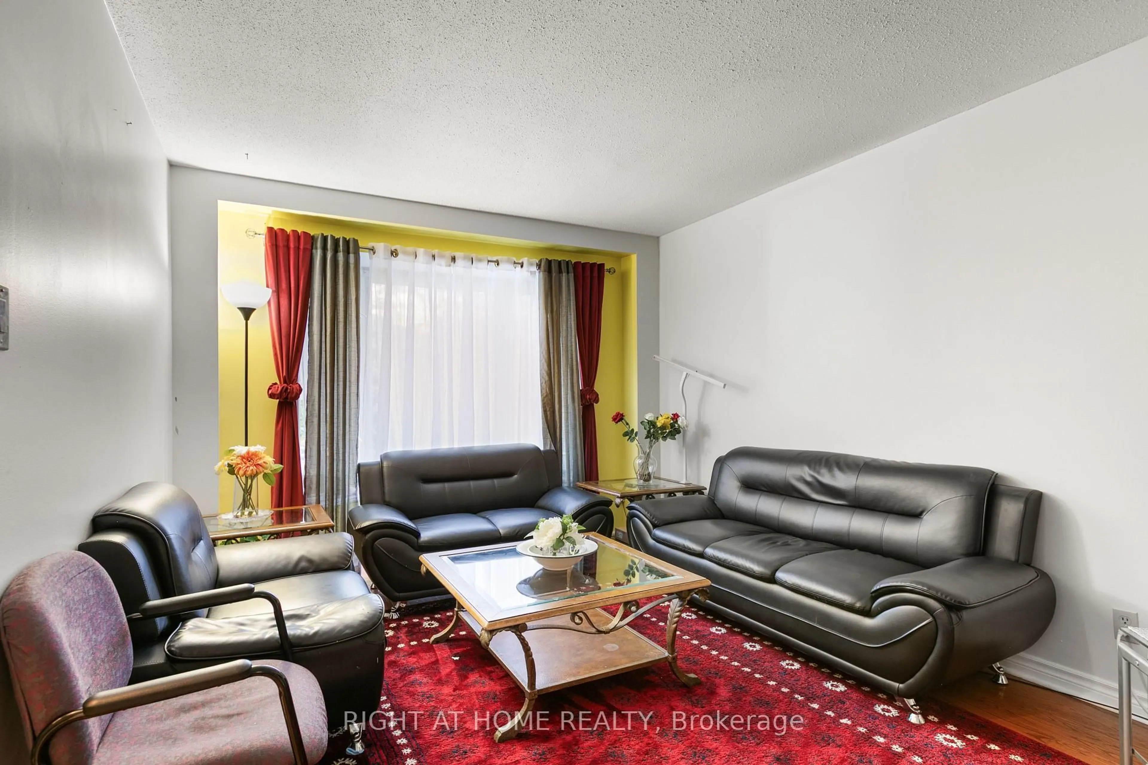 Living room with furniture, unknown for 3142 Dumaurier Ave, Ottawa Ontario K2B 8R1