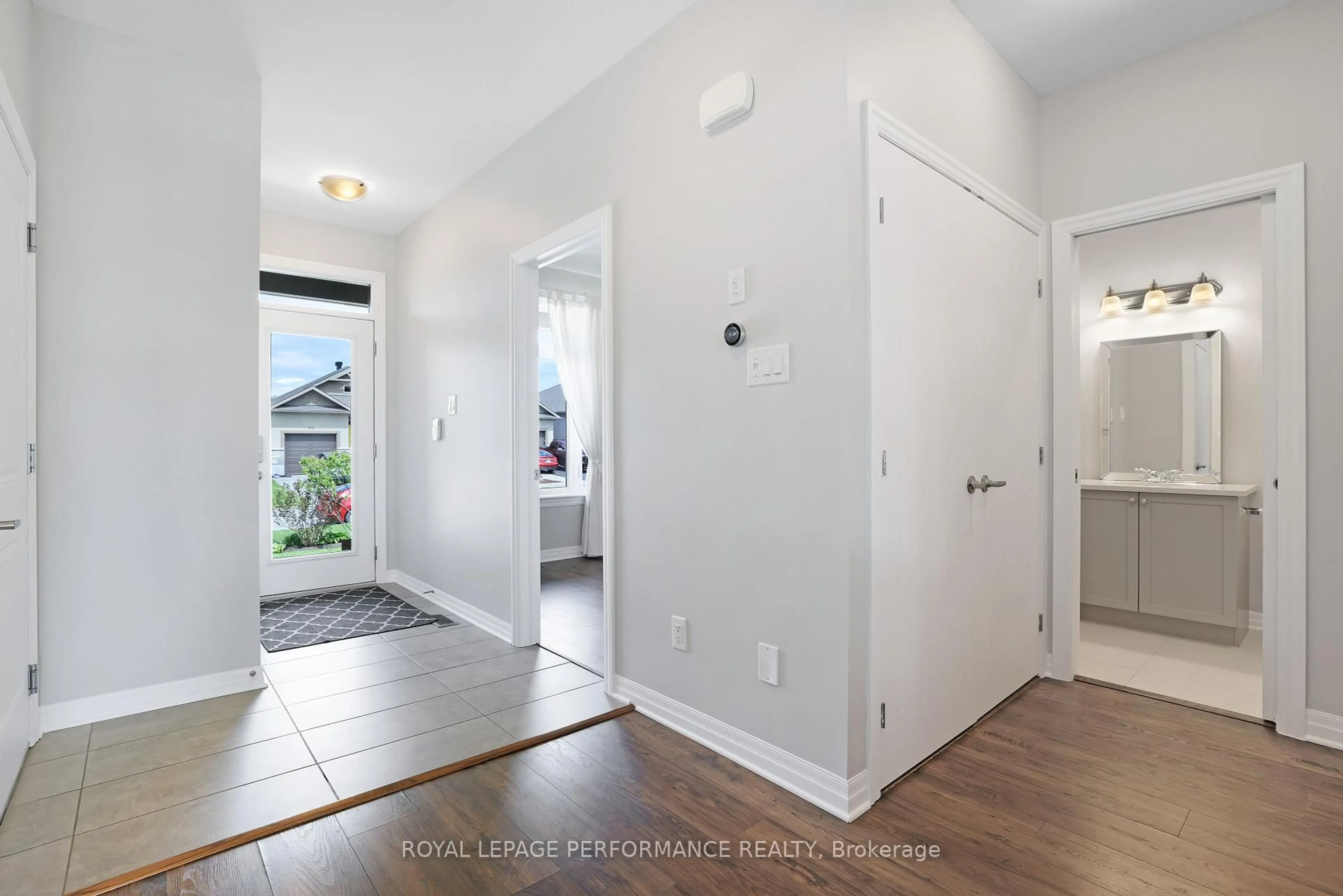 Indoor entryway for 710 Maurice Stead St, Almonte Ontario K0A 1A0
