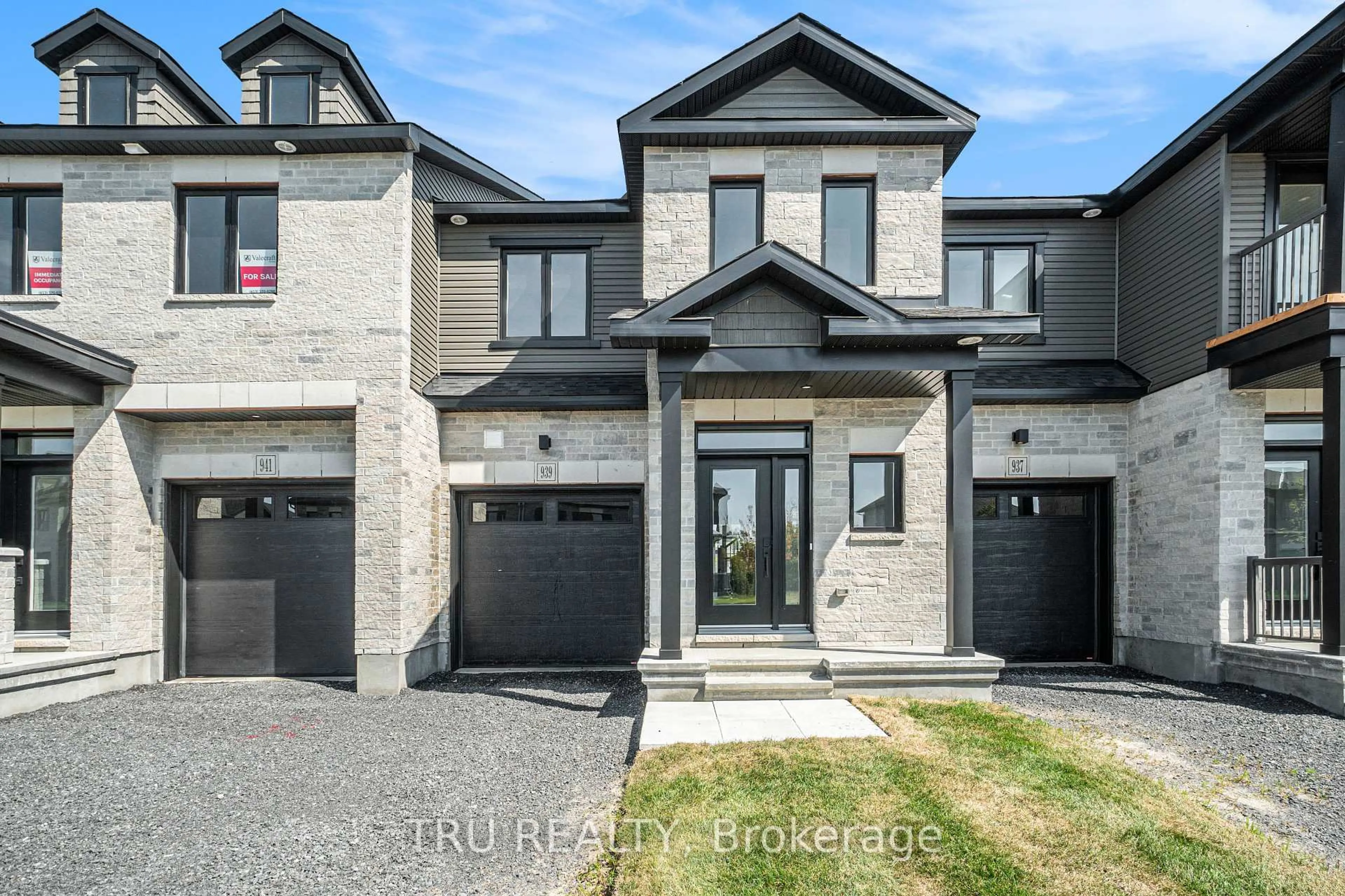 Home with brick exterior material, street for 939 Cologne St, Russell Ontario K0A 1W0