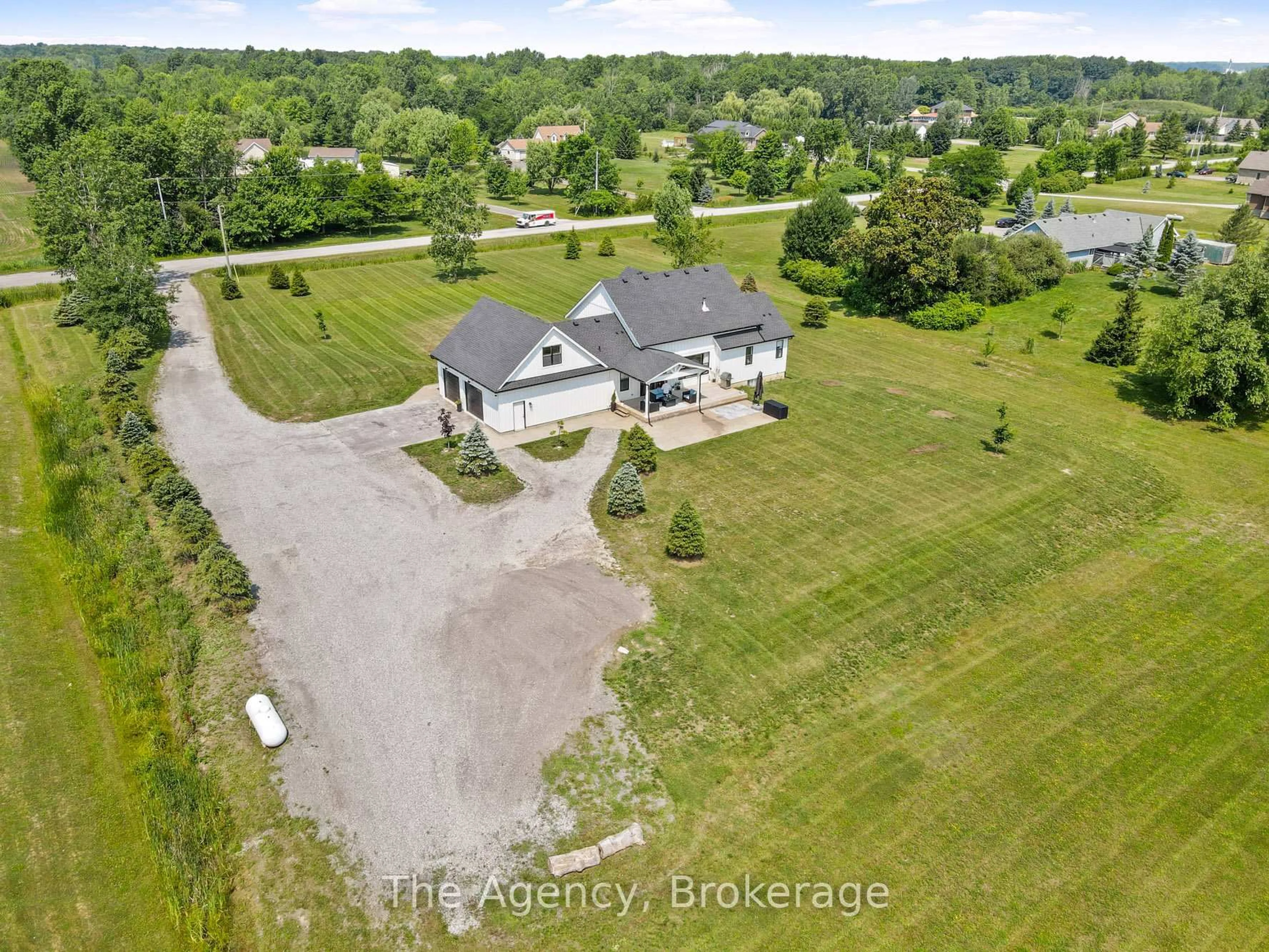 A pic from outside/outdoor area/front of a property/back of a property/a pic from drone, water/lake/river/ocean view for 51075 Deeks Rd, Wainfleet Ontario L0S 1V0