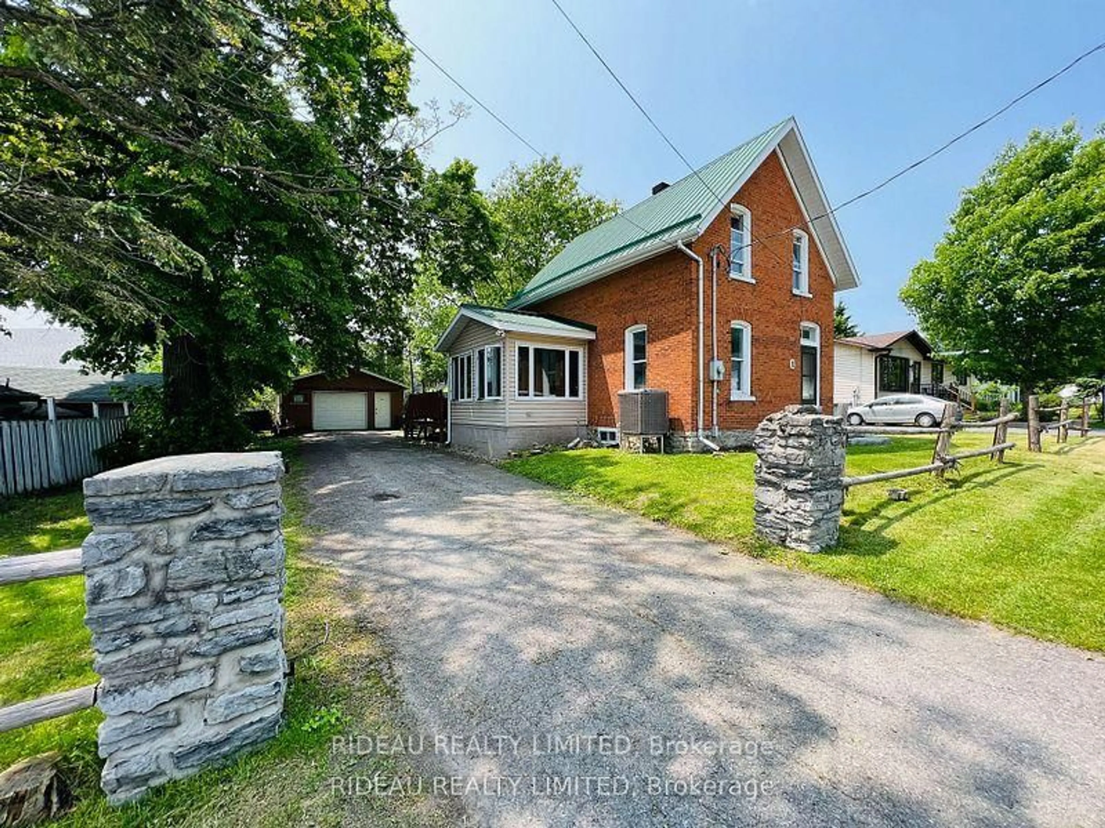 A pic from outside/outdoor area/front of a property/back of a property/a pic from drone, building for 1 Mountain Rd, Westport Ontario K0G 1X0