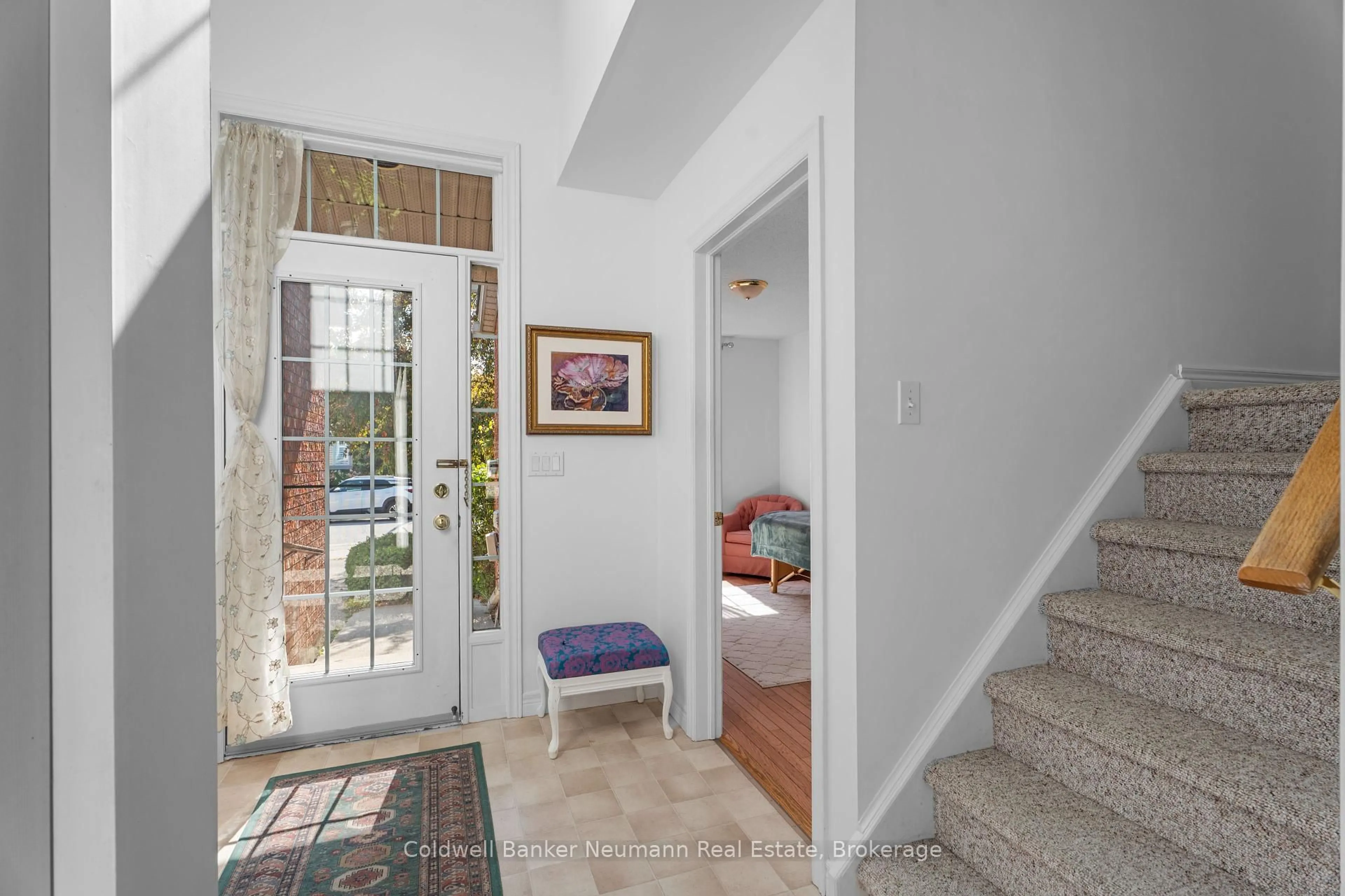 Indoor foyer for 15 Westwind Circ, Guelph Ontario N1G 4Z4