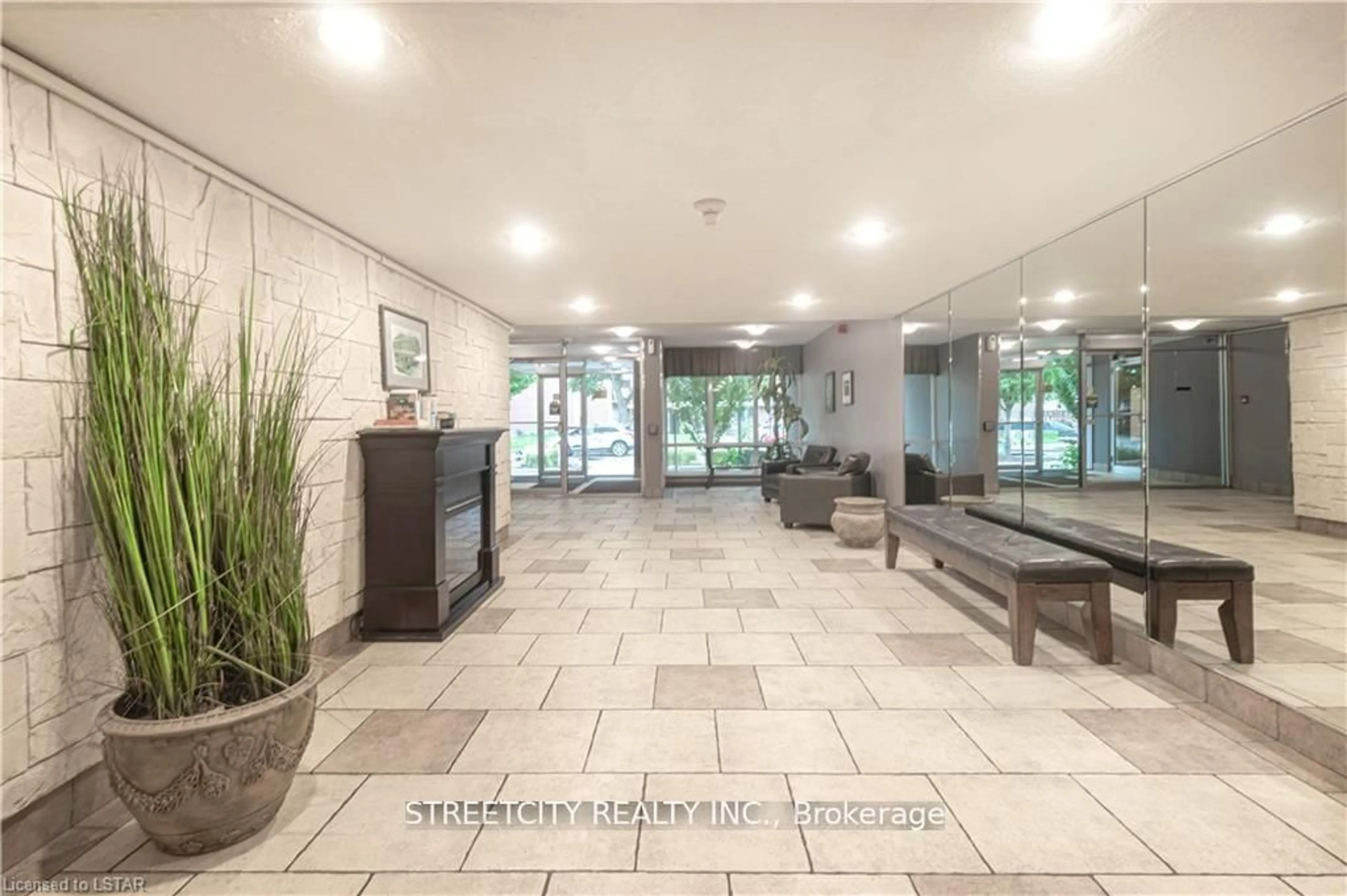 Lobby for 155 Kent St #1207, London East Ontario N6A 5N7