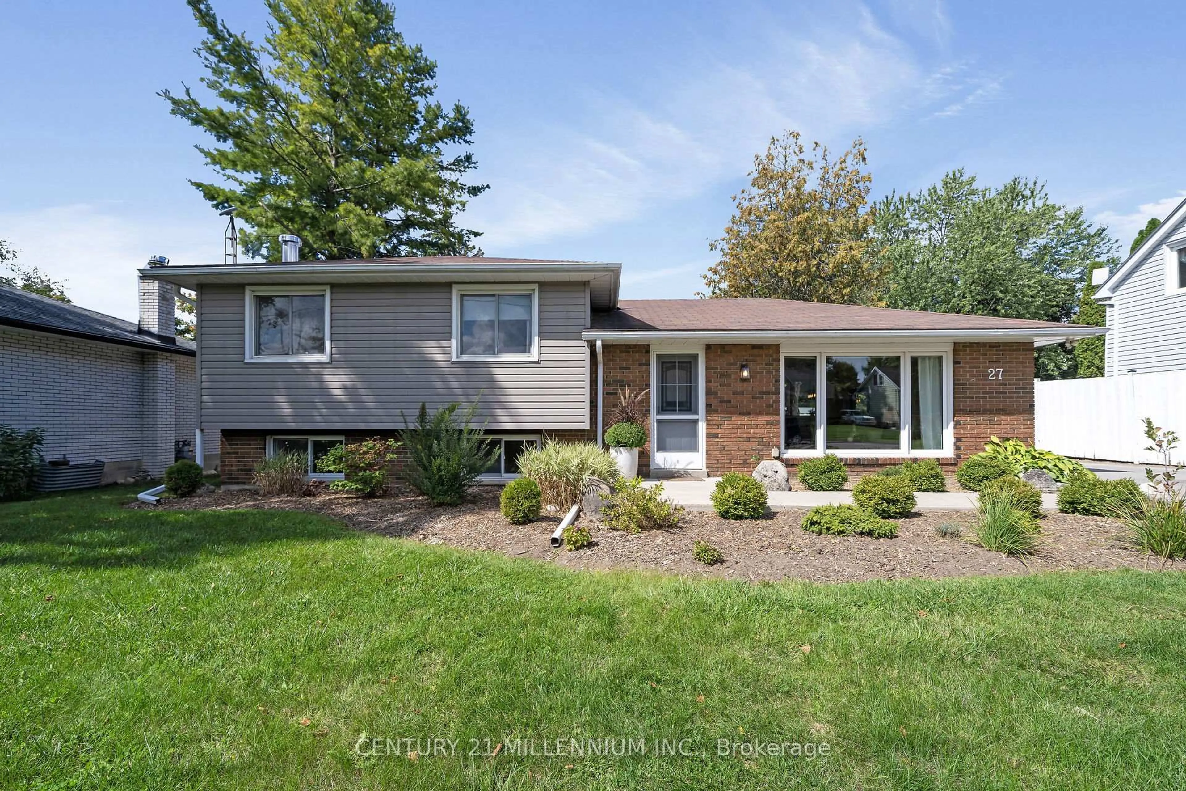 Home with brick exterior material, street for 27 Dundas St, Erin Ontario N0B 1T0