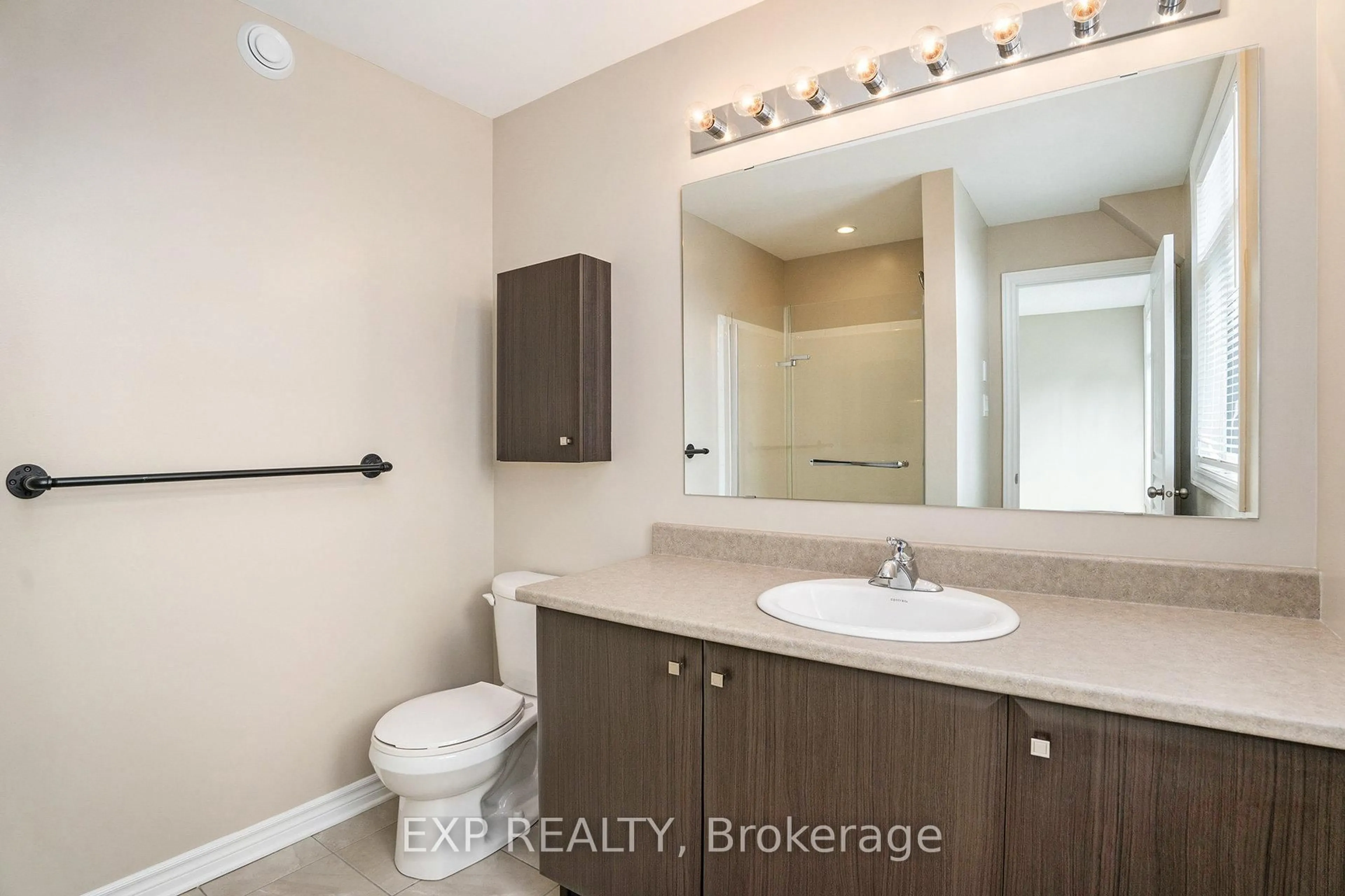Standard bathroom, ceramic/tile floor for 349 Ardmore St, Ottawa Ontario K4M 0E1