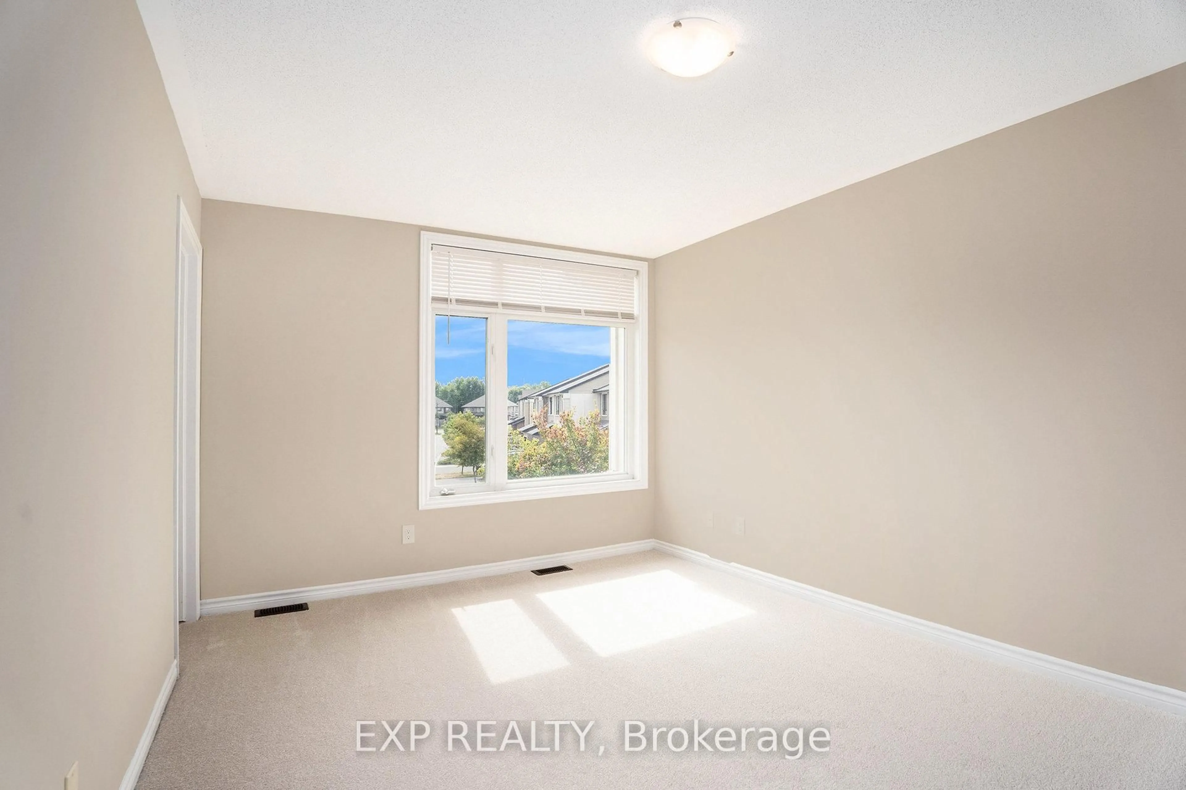 A pic of a room for 349 Ardmore St, Ottawa Ontario K4M 0E1