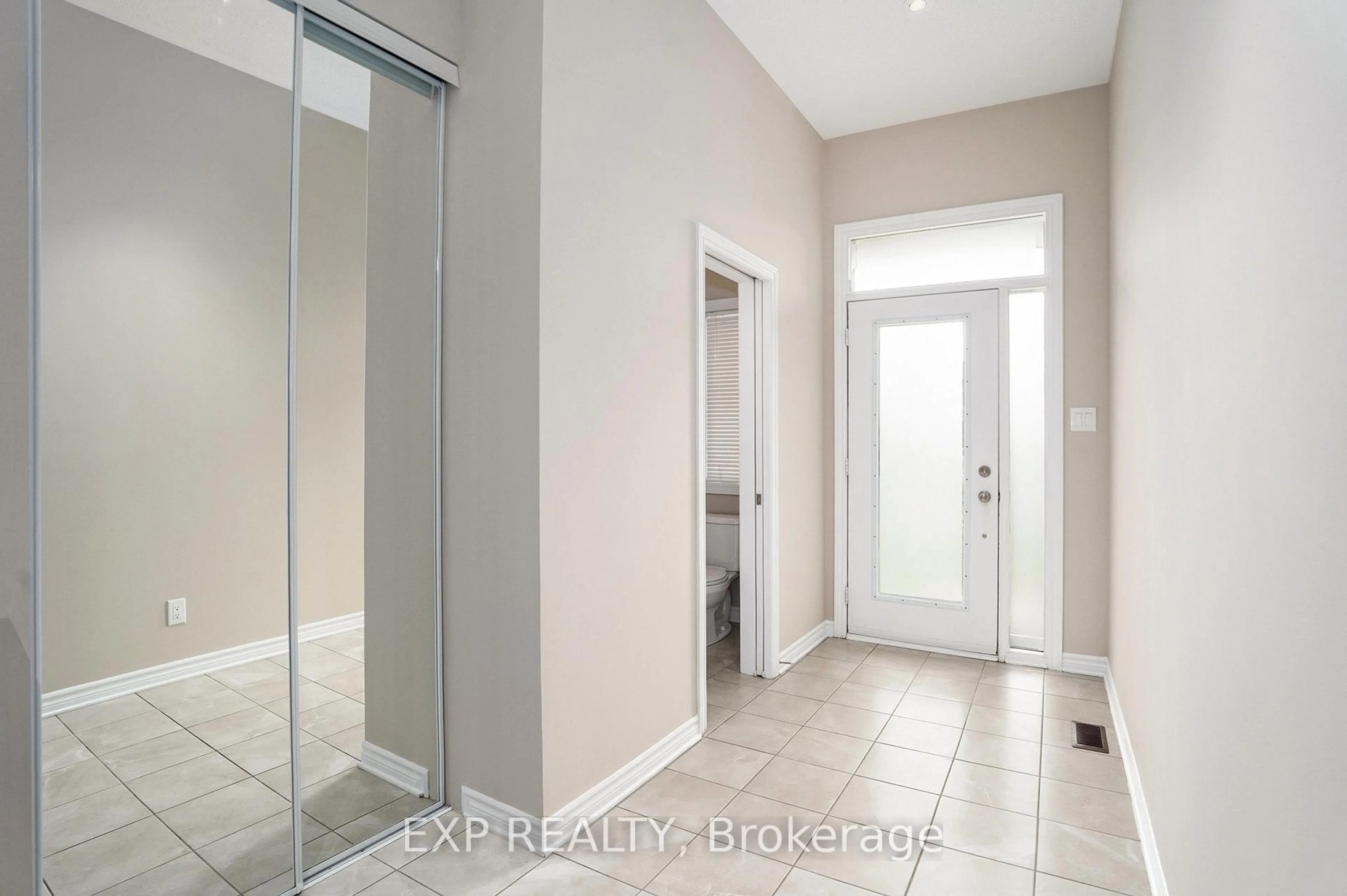 Indoor entryway for 349 Ardmore St, Ottawa Ontario K4M 0E1