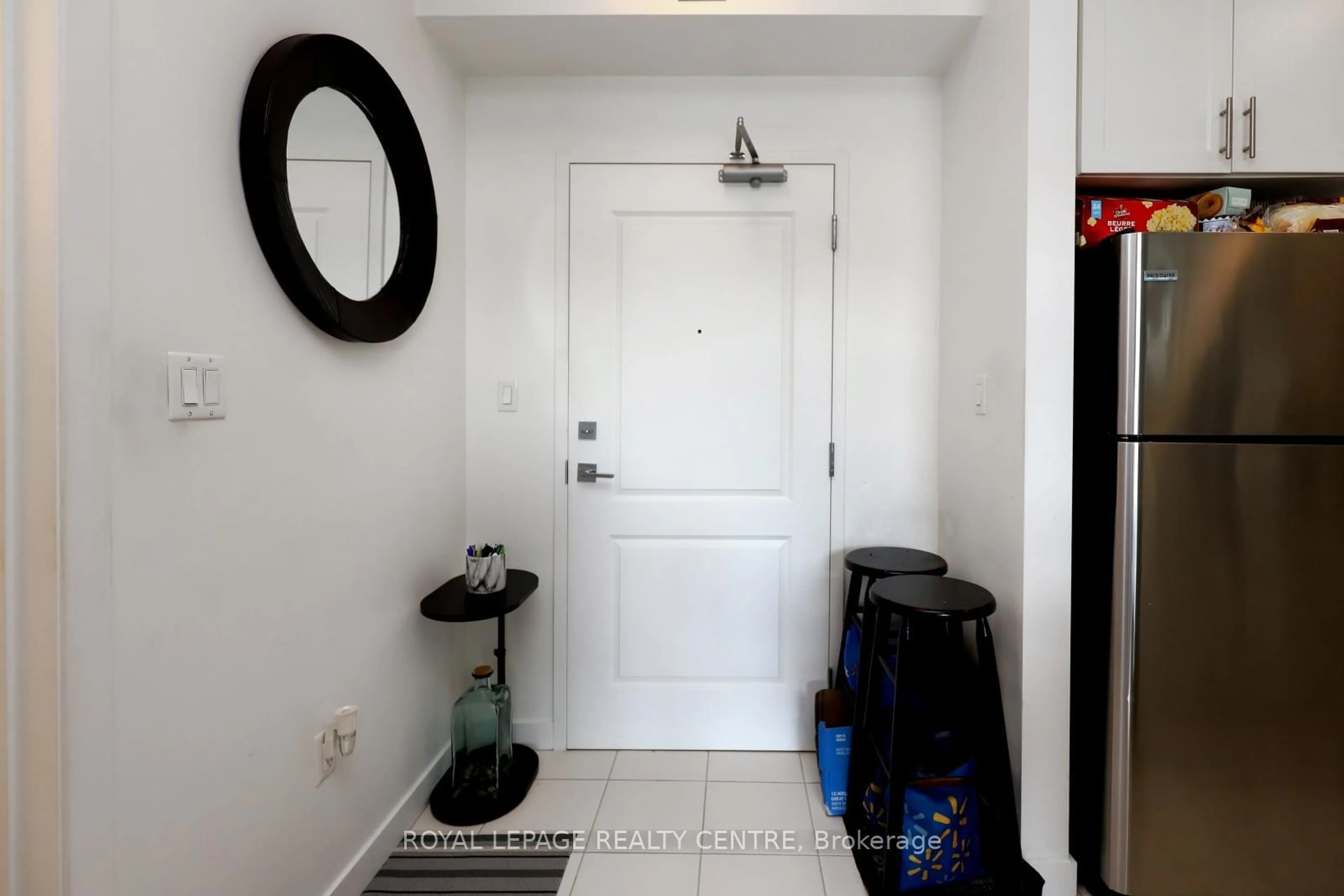 Indoor entryway for 101 Shoreview Pl #429, Hamilton Ontario L8E 0K2