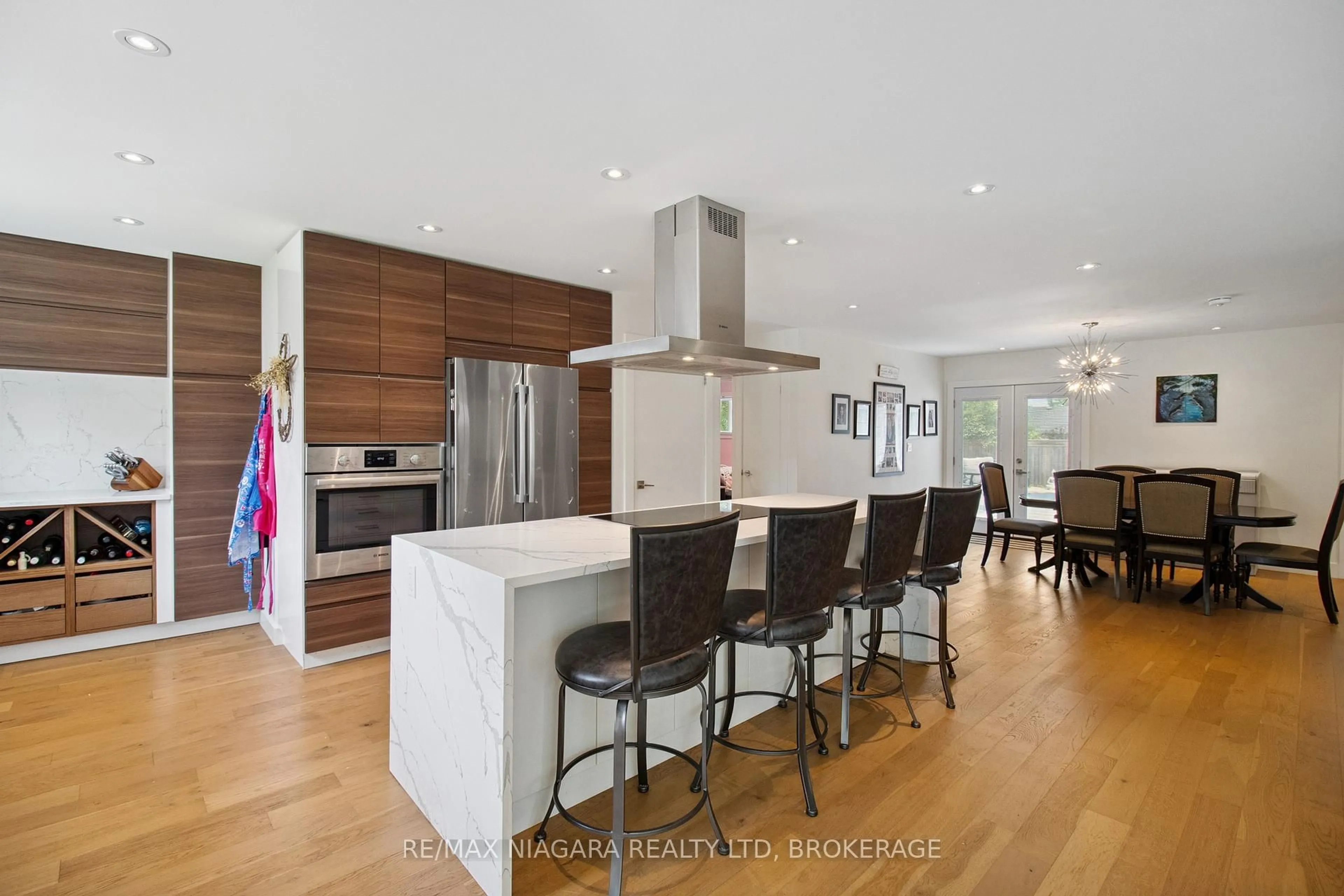 Open concept kitchen, unknown for 15 Swan Dr, St. Catharines Ontario L2T 2C2