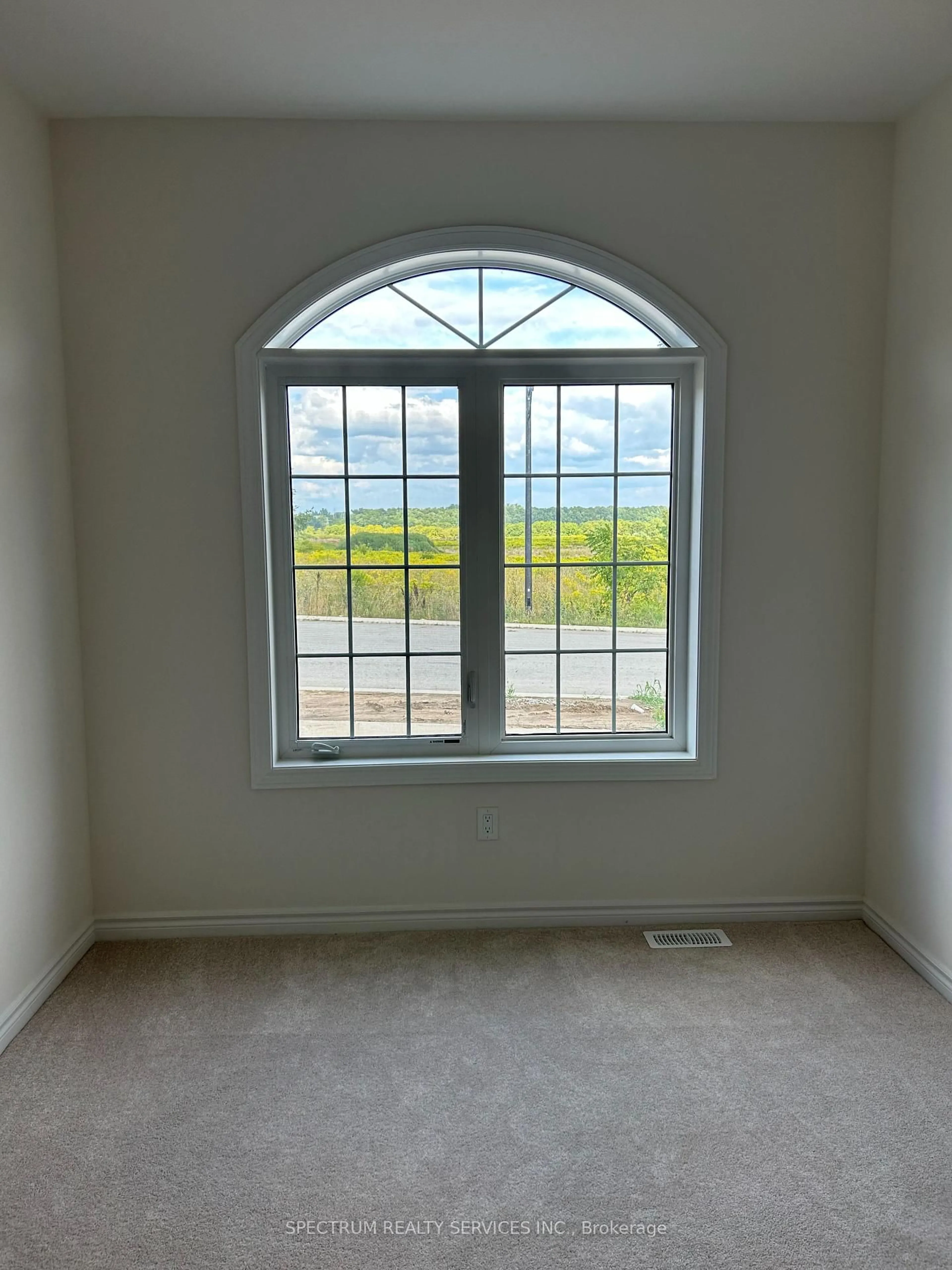 A pic of a room for 129 Hitchman St, Brant Ontario N3L 0N6