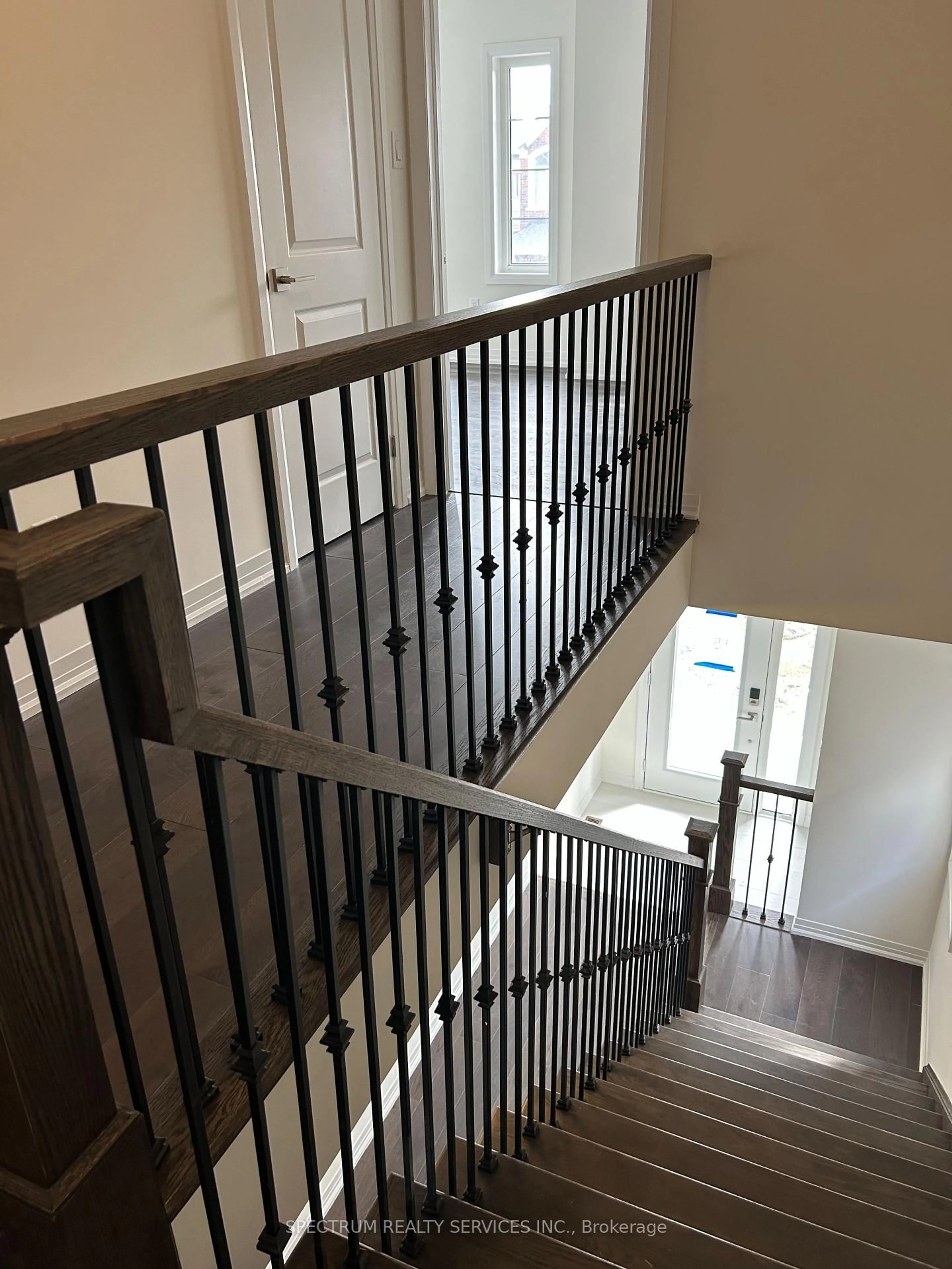 Stairs for 72 McKernan Ave, Brantford Ontario N3V 0C1