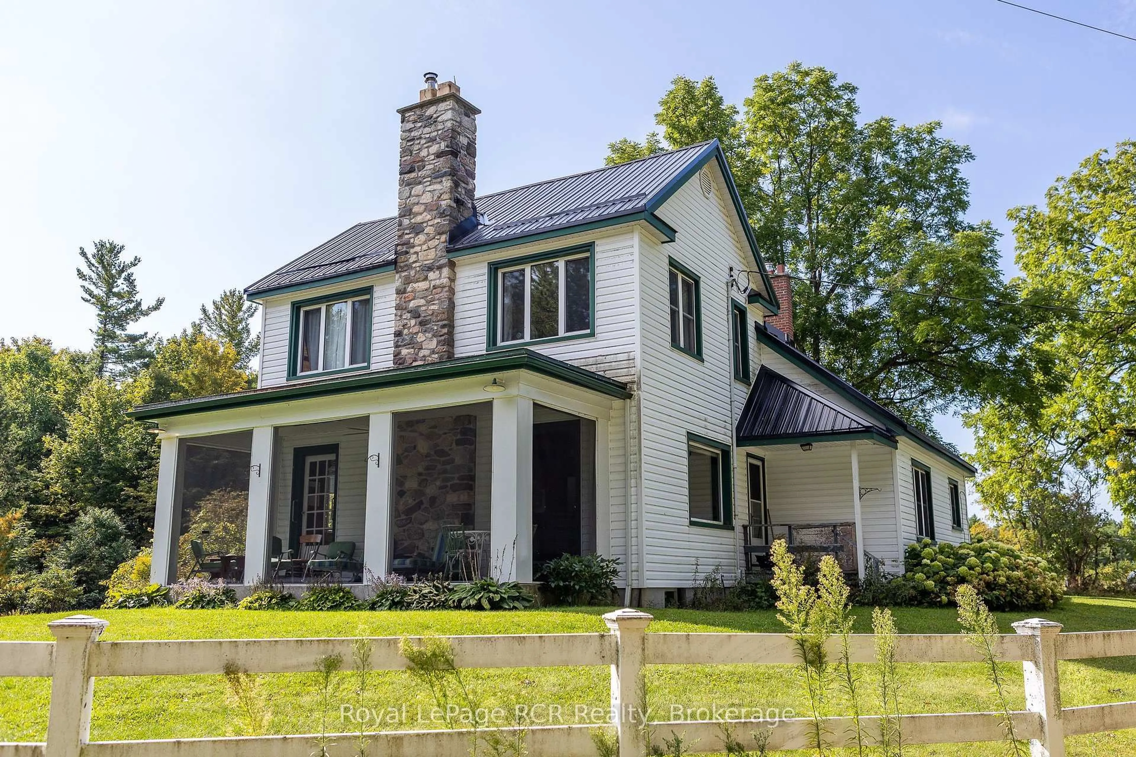 Home with brick exterior material, building for 716612 West Back Line, Chatsworth Ontario N0H 1R0