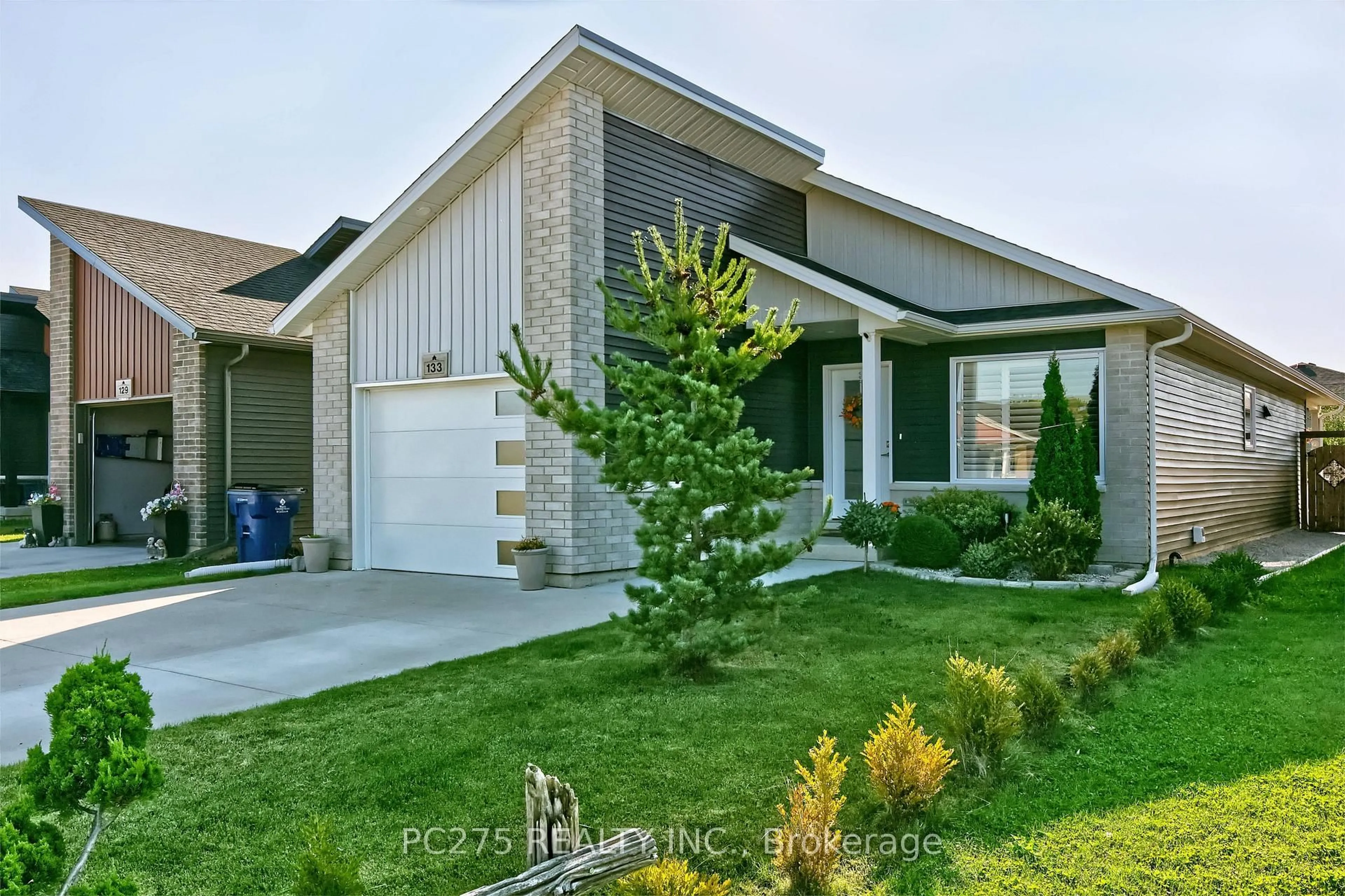 Home with brick exterior material, street for 133 Moonstone Cres, Chatham-Kent Ontario N7M 0S2