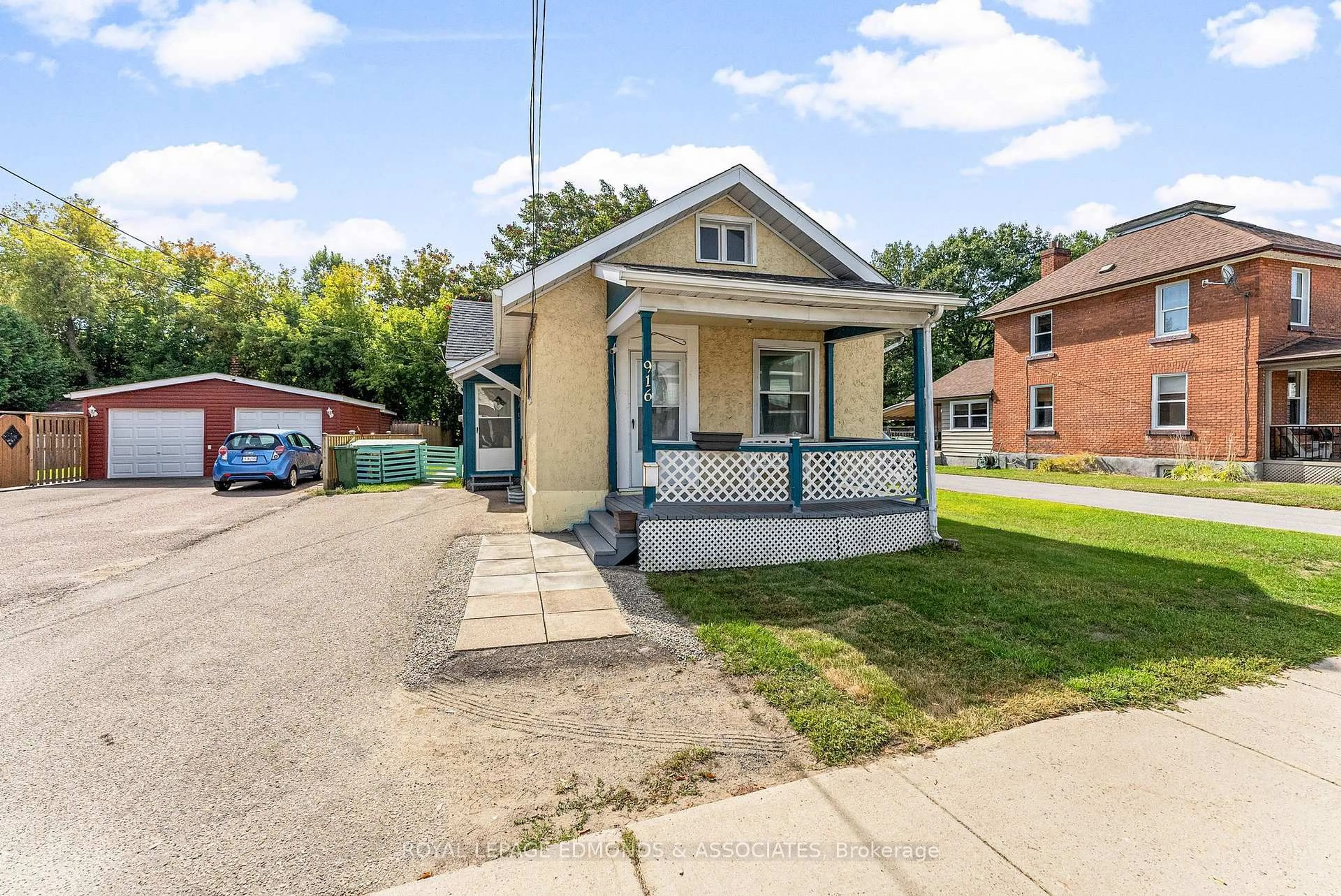 Unknown for 916 Pembroke St, Pembroke Ontario K8A 5P8