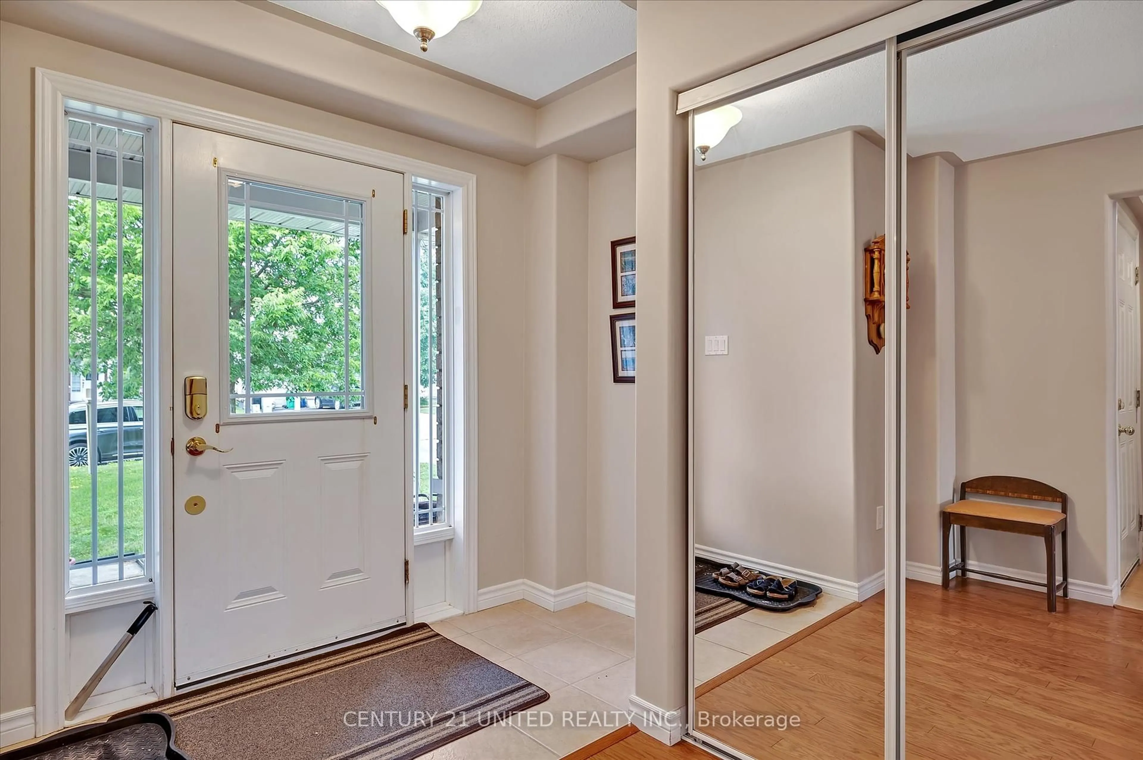 Indoor entryway for 213 Farrier Cres, Peterborough Ontario K9L 0A6