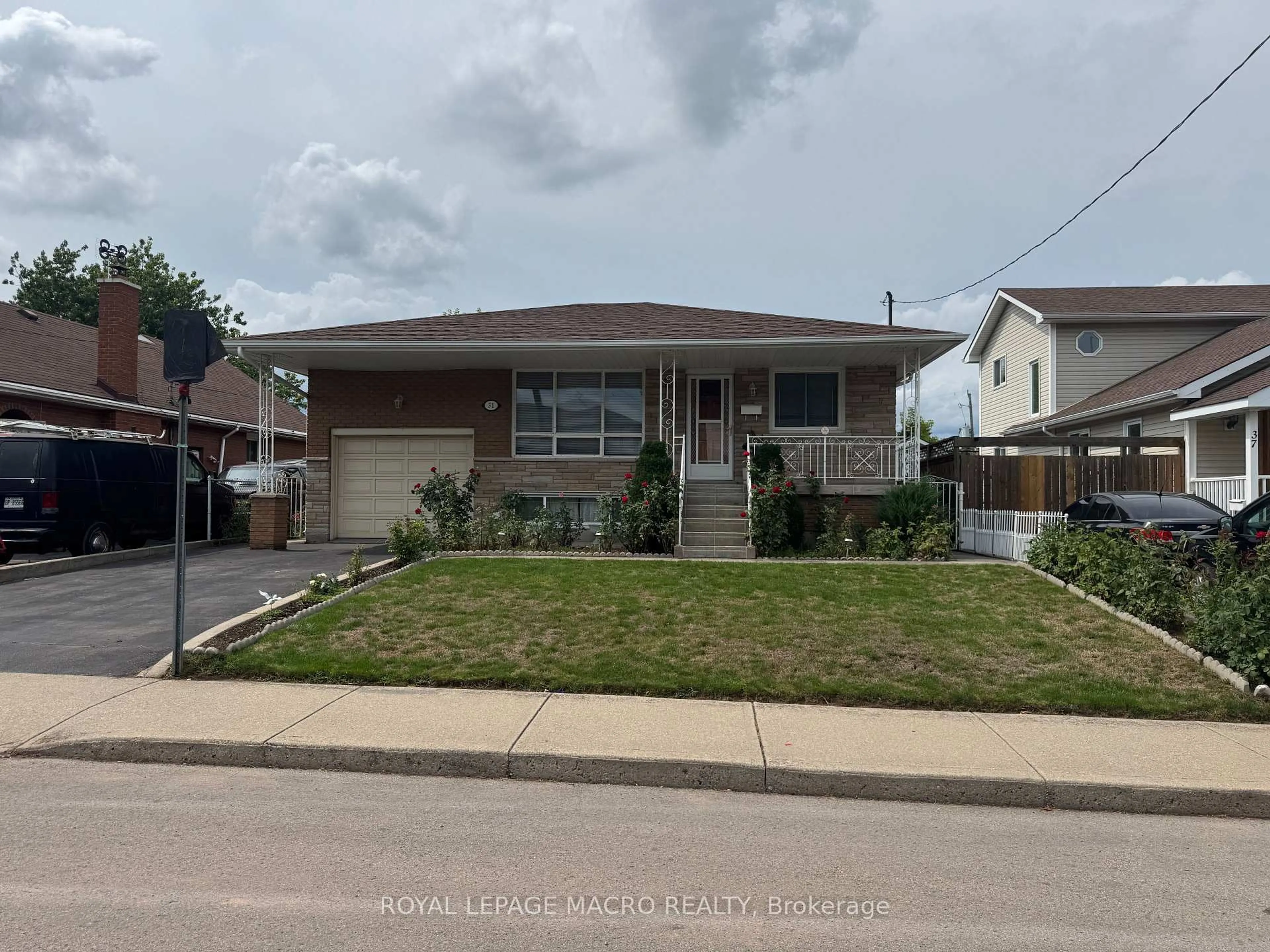 Unknown for 31 Adair Ave, Hamilton Ontario L8H 6A5