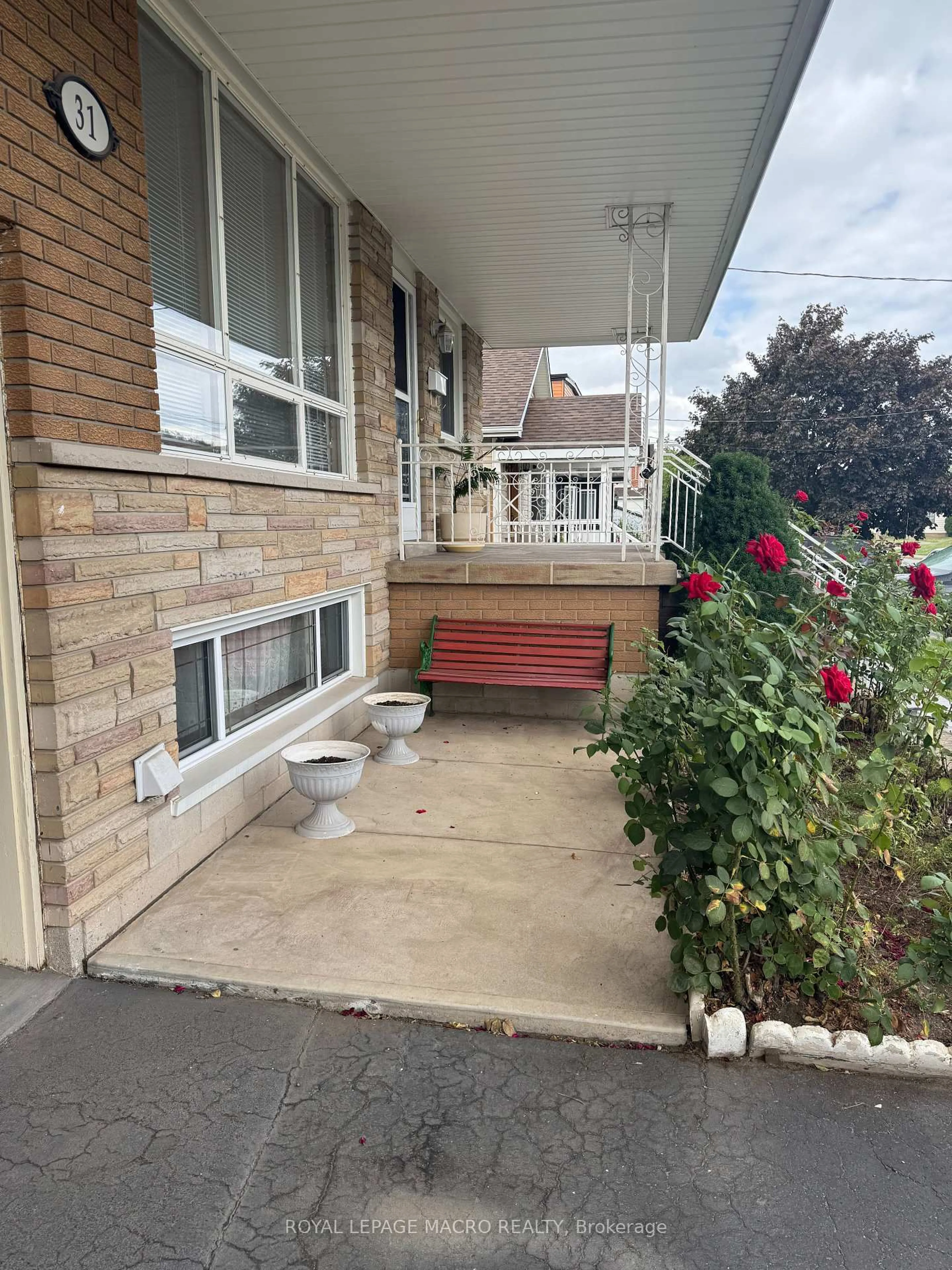 Patio, street for 31 Adair Ave, Hamilton Ontario L8H 6A5
