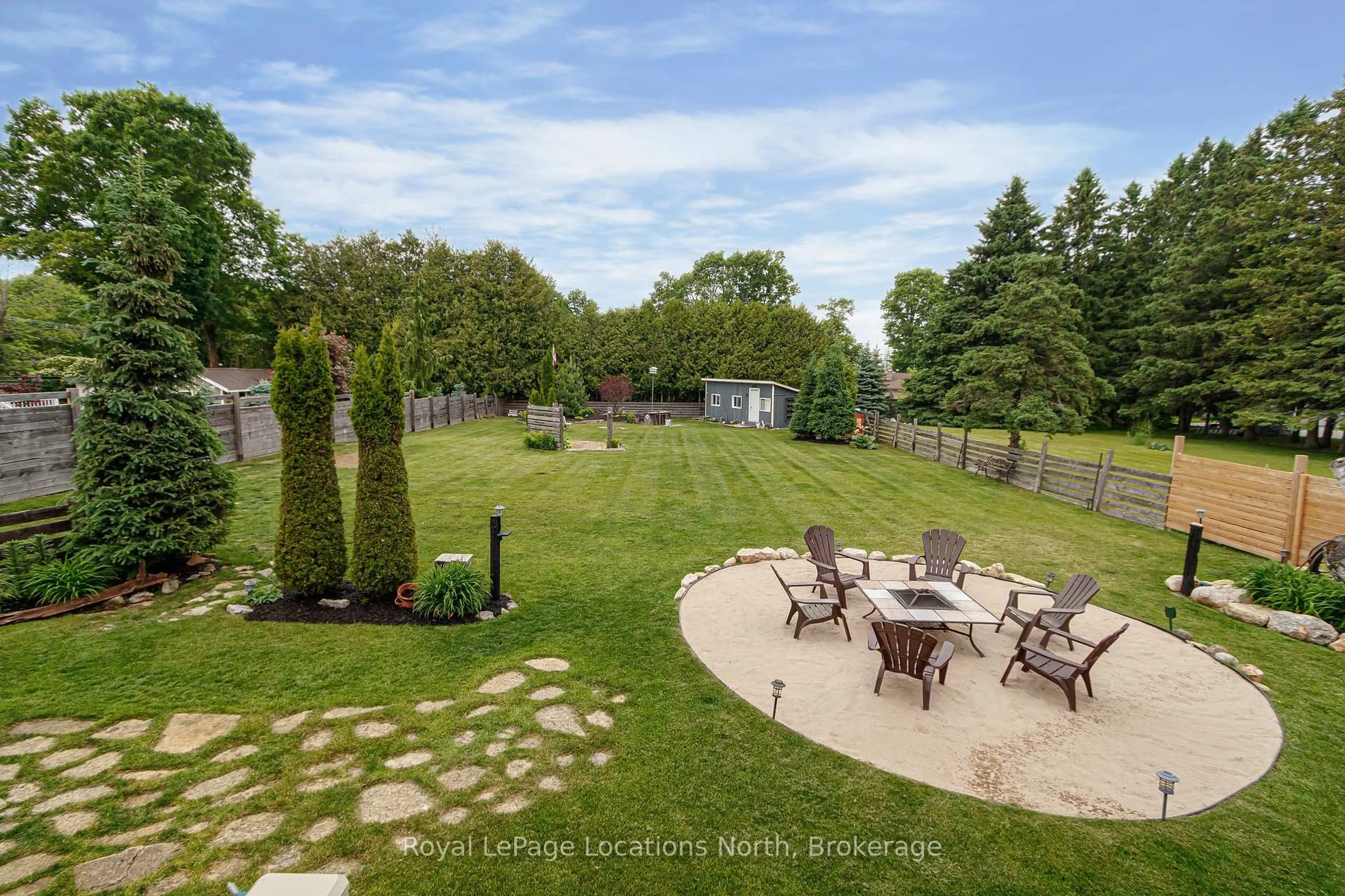 A pic from outside/outdoor area/front of a property/back of a property/a pic from drone, water/lake/river/ocean view for 128 Montgomery St, Meaford Ontario N4L 1C4