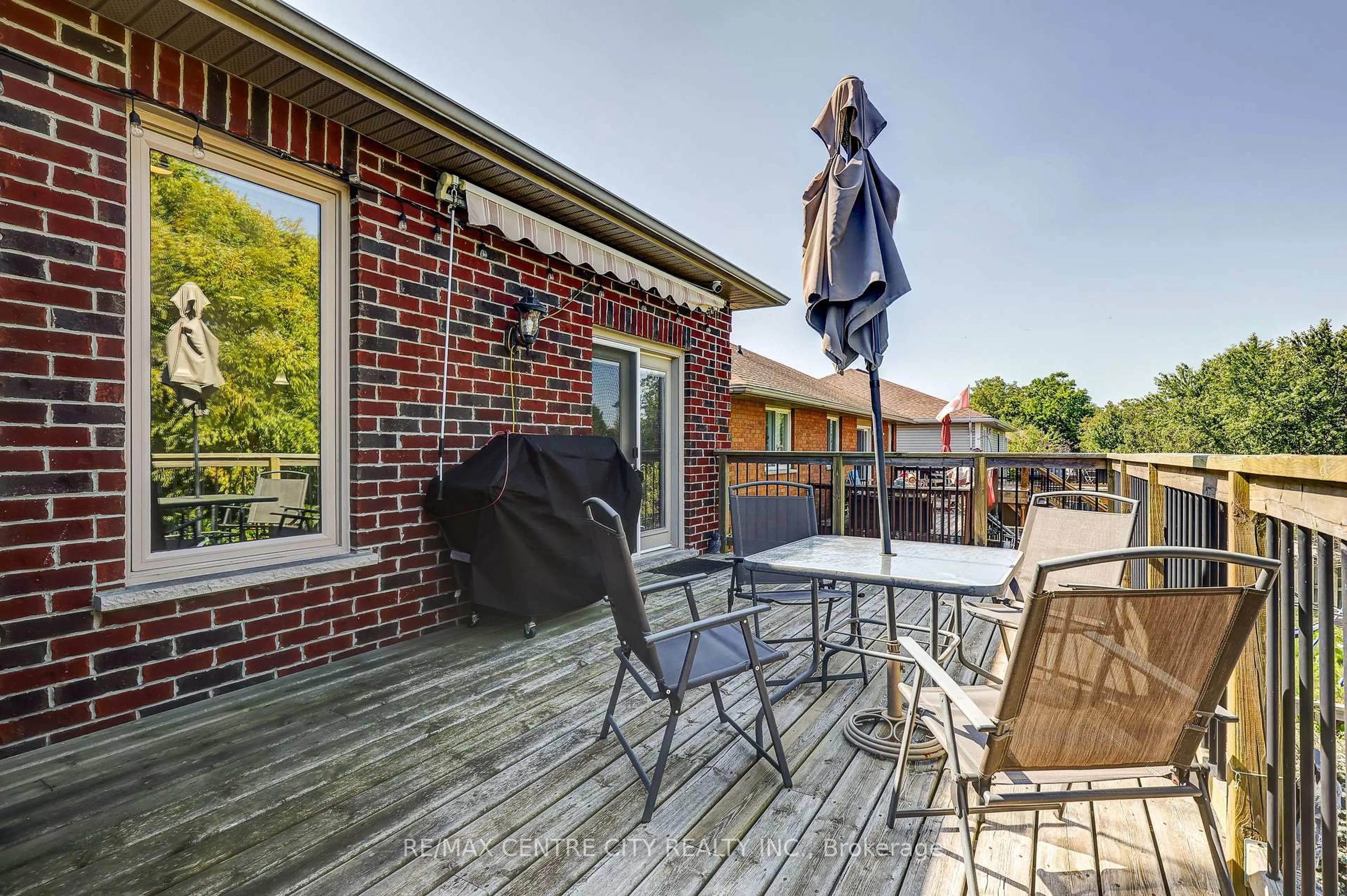 Patio, unknown for 1 Mcgregor Crt, St. Thomas Ontario N5P 4H7
