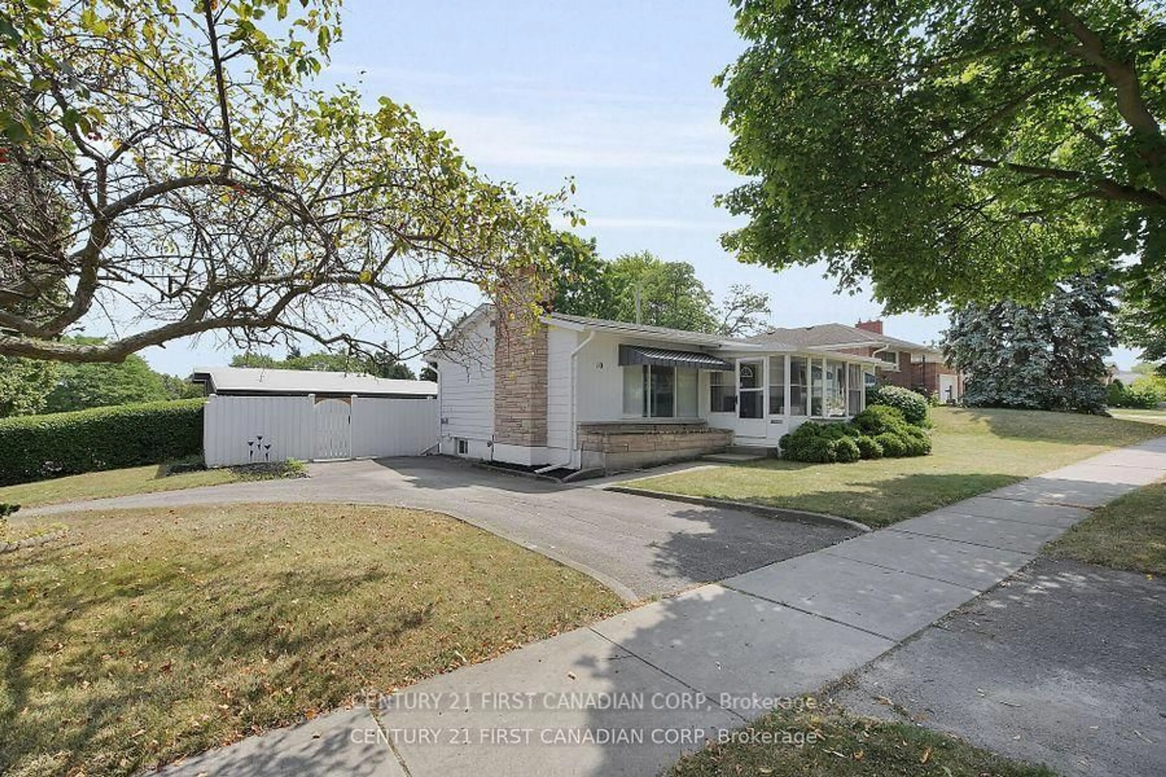 Unknown for 10 Frontenac Rd, London South Ontario N5Z 3Y3