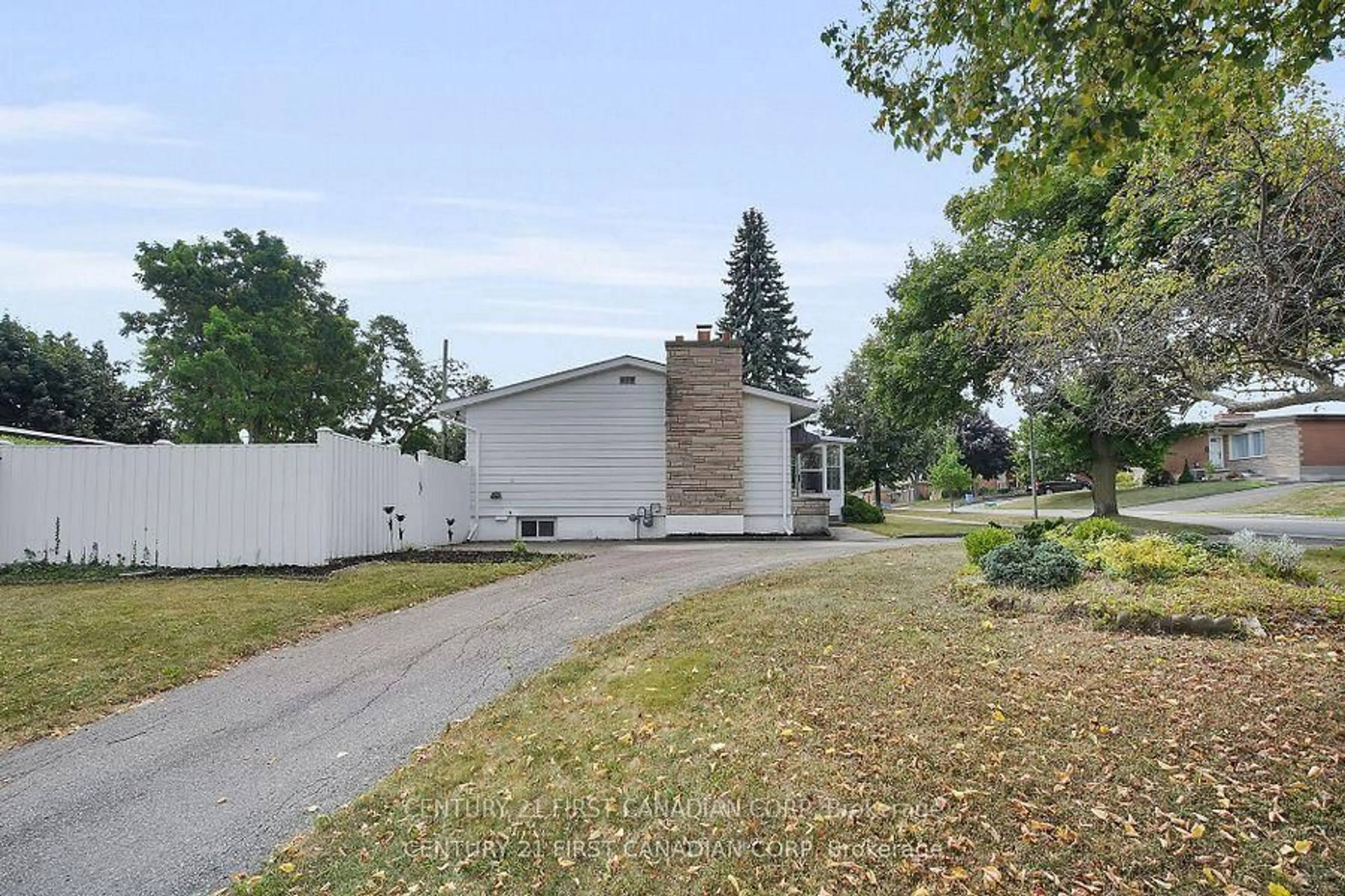 Unknown for 10 Frontenac Rd, London South Ontario N5Z 3Y3