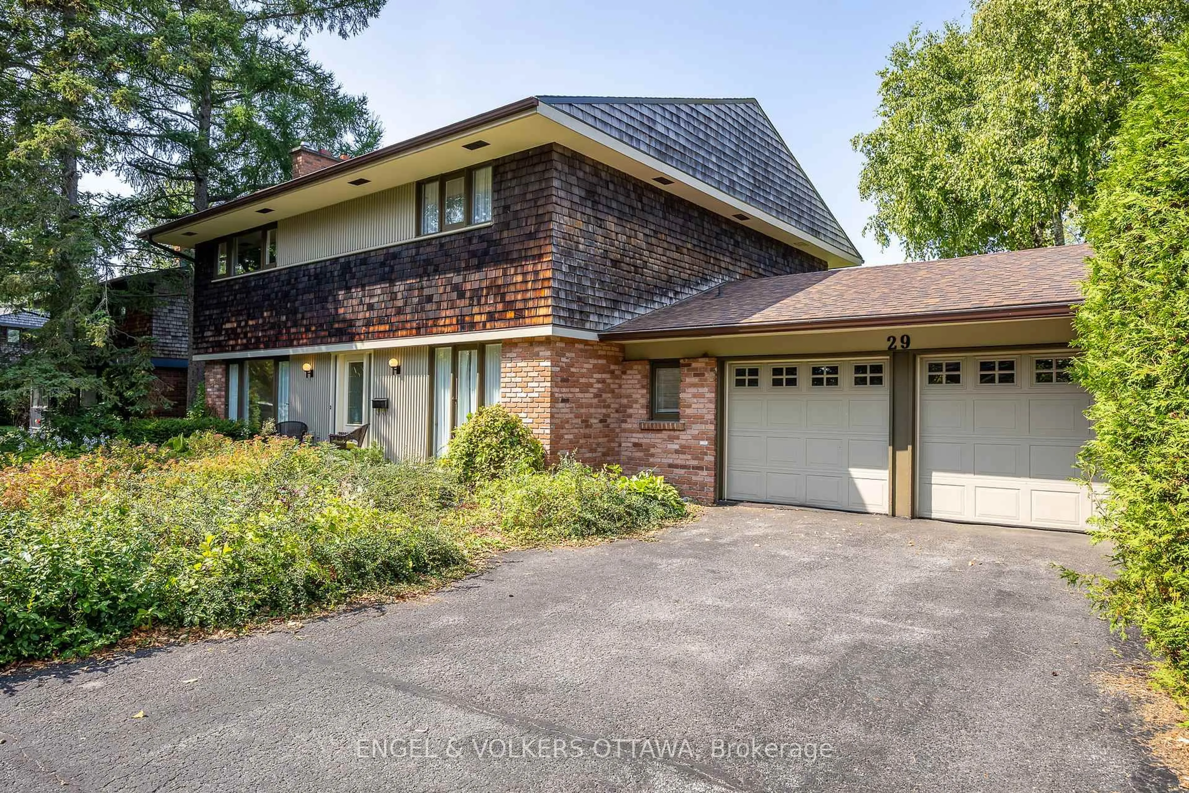 Home with brick exterior material, street for 29 Milne Cres, Kanata Ontario K2K 1H7