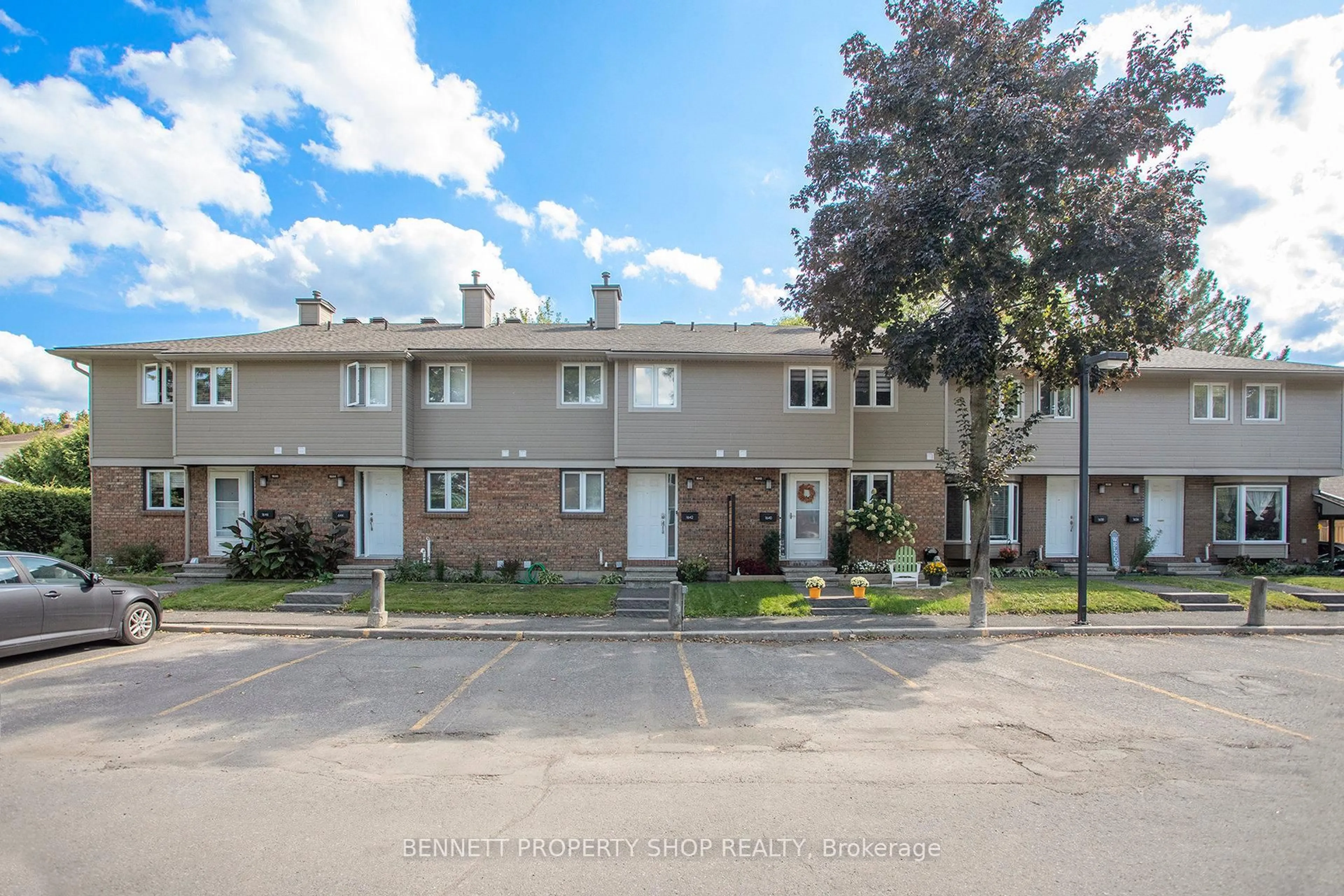 Unknown for 1642 Du Sommet Pl #77, Ottawa Ontario K1C 4Y9
