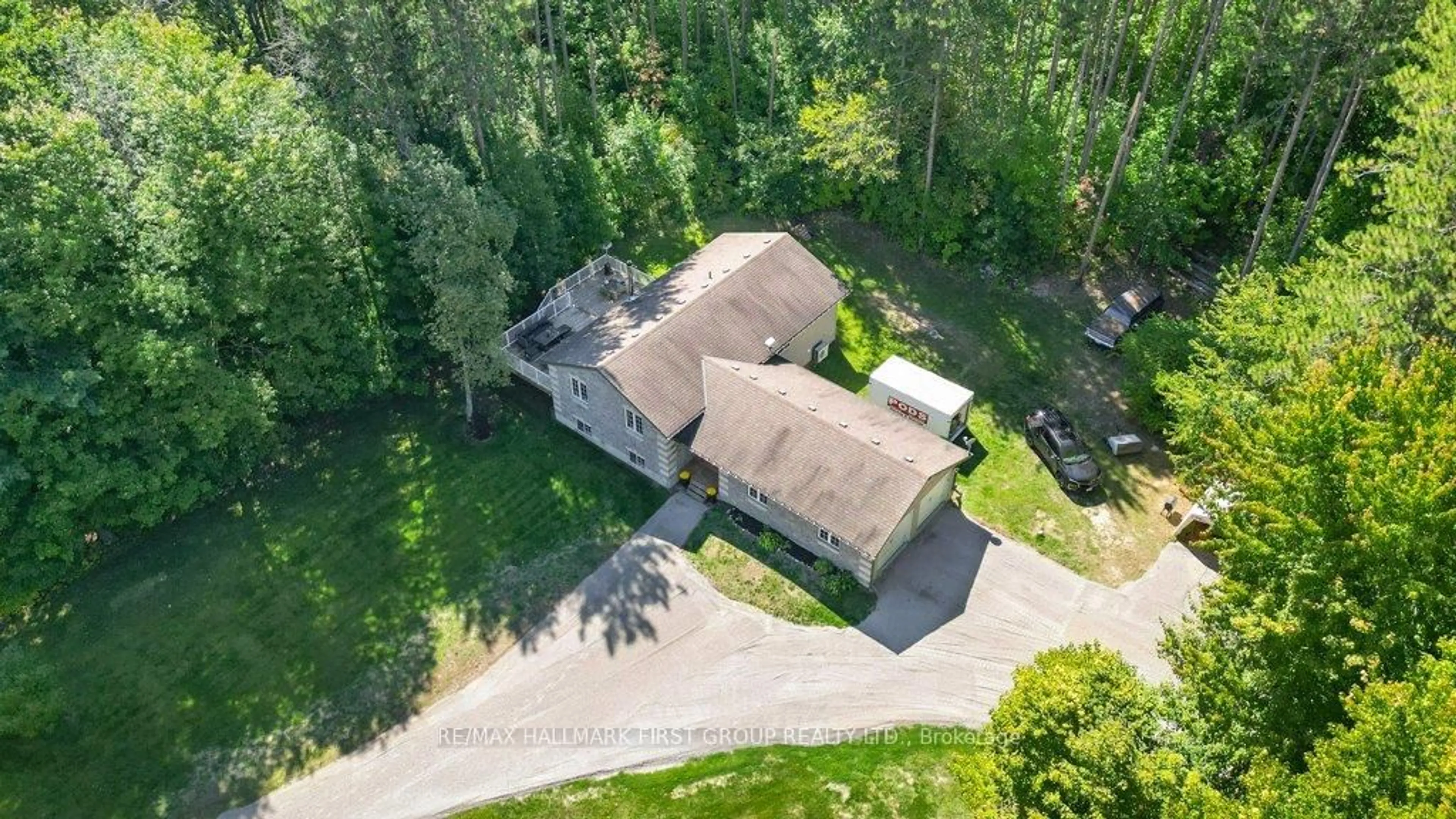 A pic from outside/outdoor area/front of a property/back of a property/a pic from drone, unknown for 42 Karen Crt, Tweed Ontario K0K 3J0