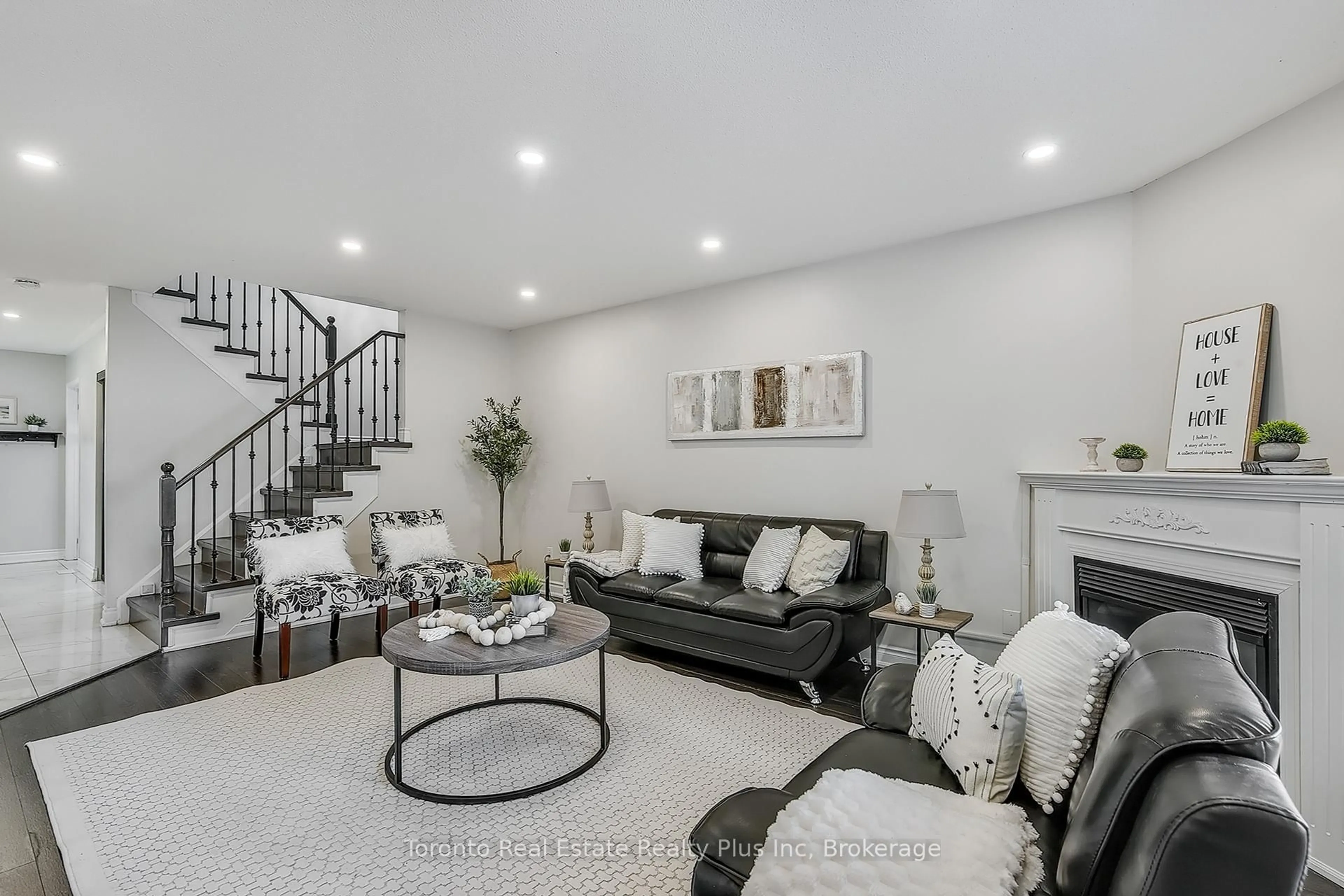 Living room with furniture, unknown for 35 Langlaw Dr, Cambridge Ontario N1P 1J1
