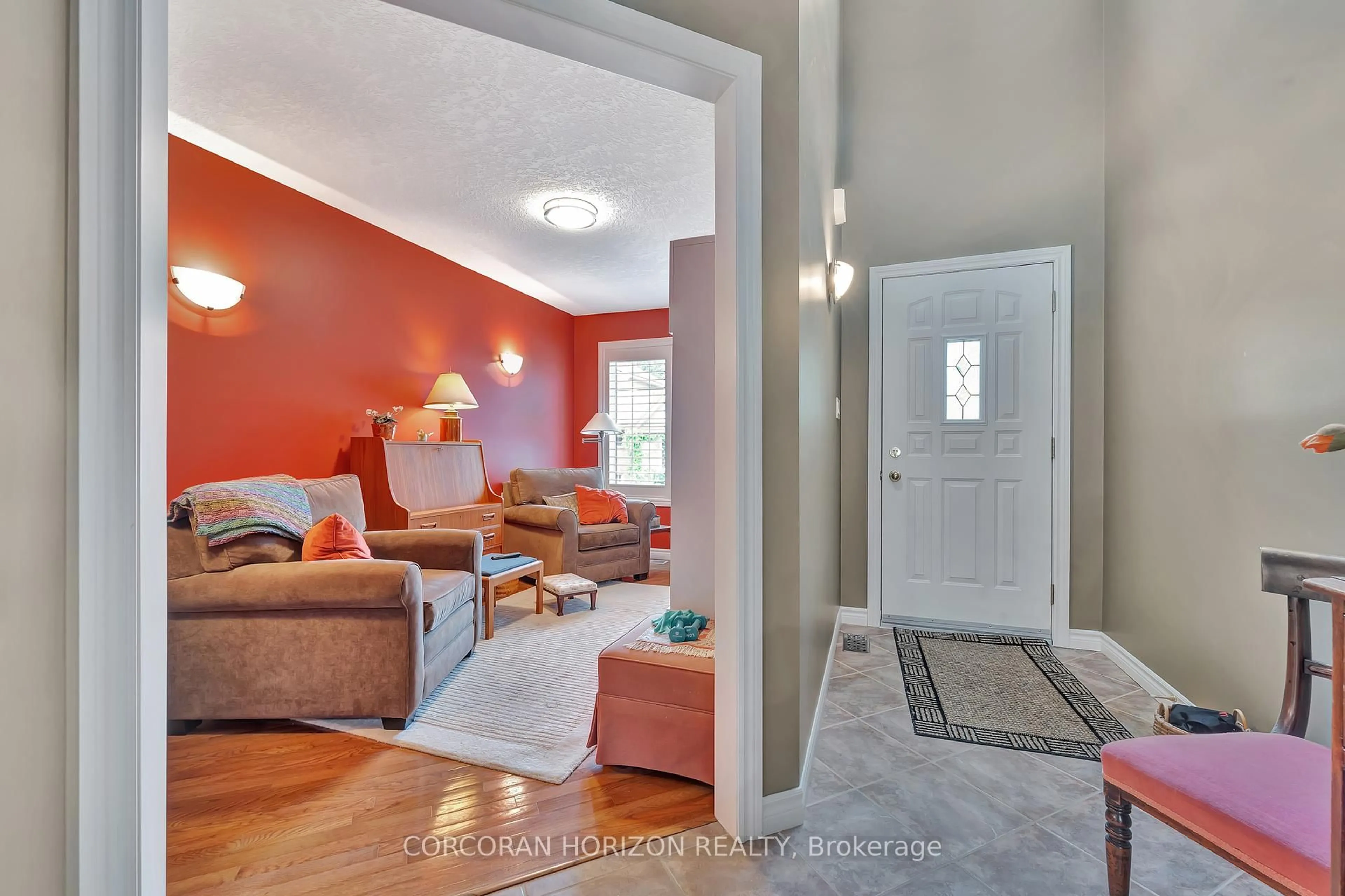 Indoor entryway for 350 Doon Valley Dr #10F, Kitchener Ontario N2P 2M9