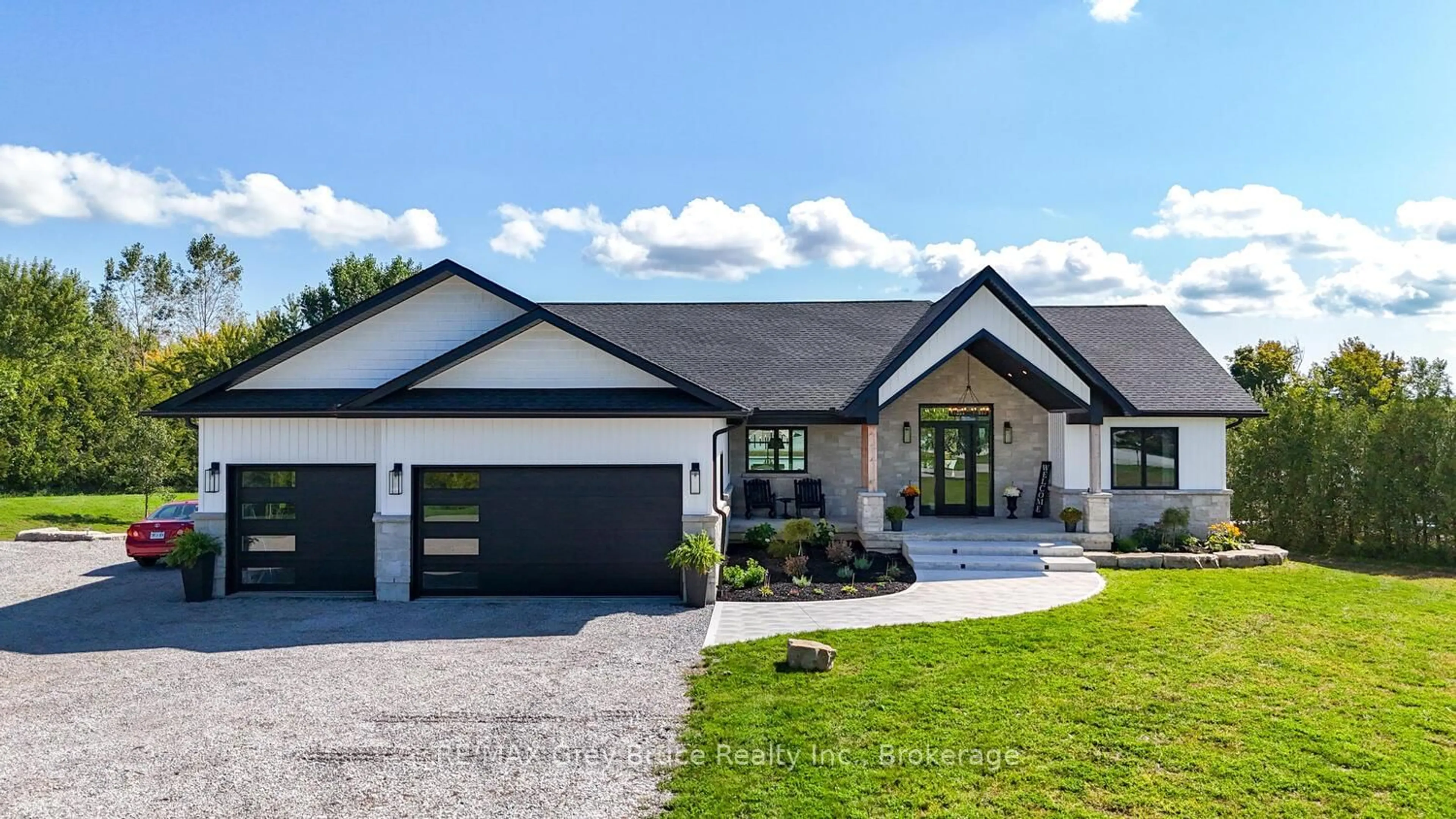 Home with vinyl exterior material, street for 117 Almur Dr, Georgian Bluffs Ontario N0H 2T0