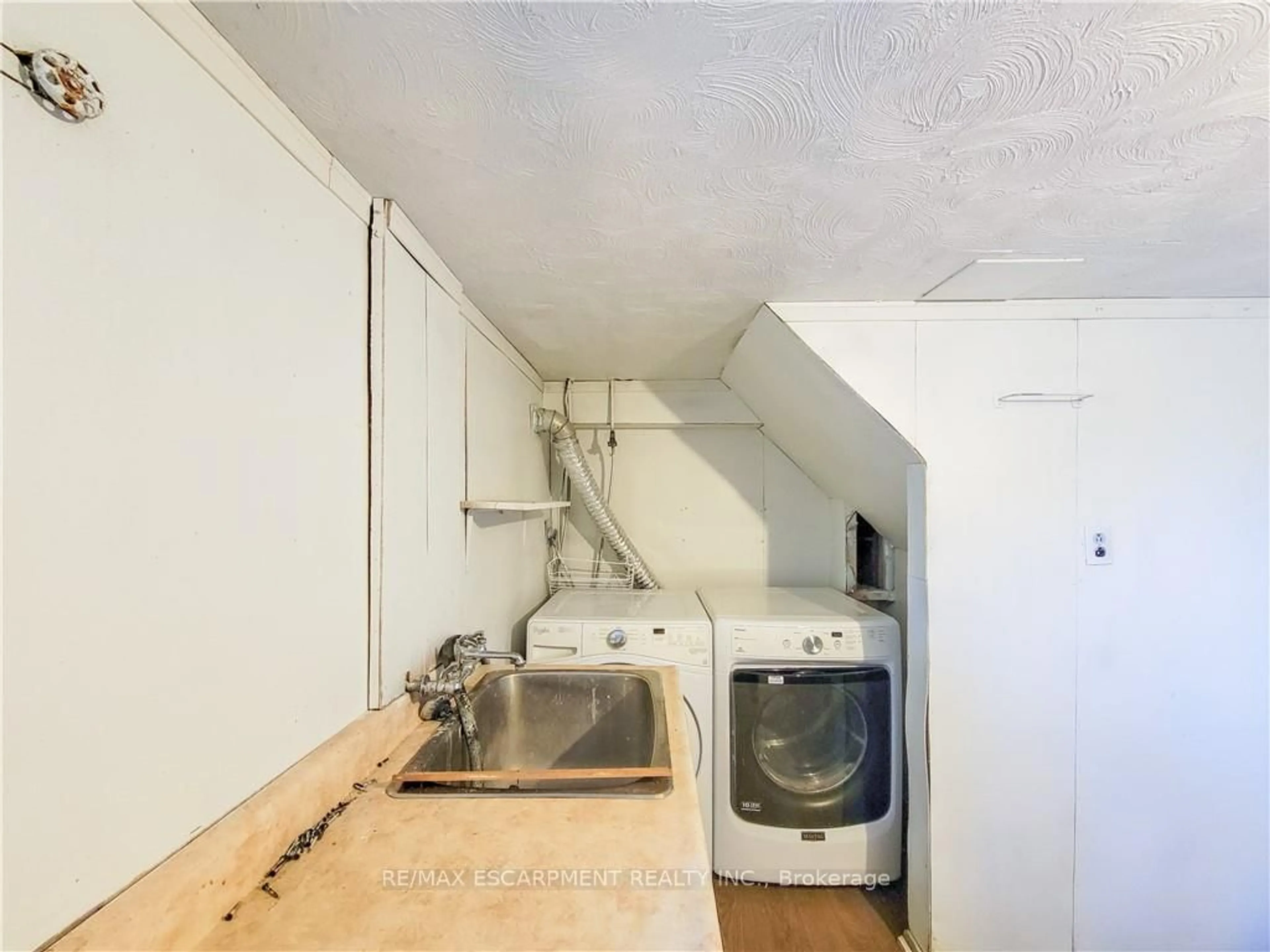 Unknown for 109 TERRACE Dr, Hamilton Ontario L9A 2Y8