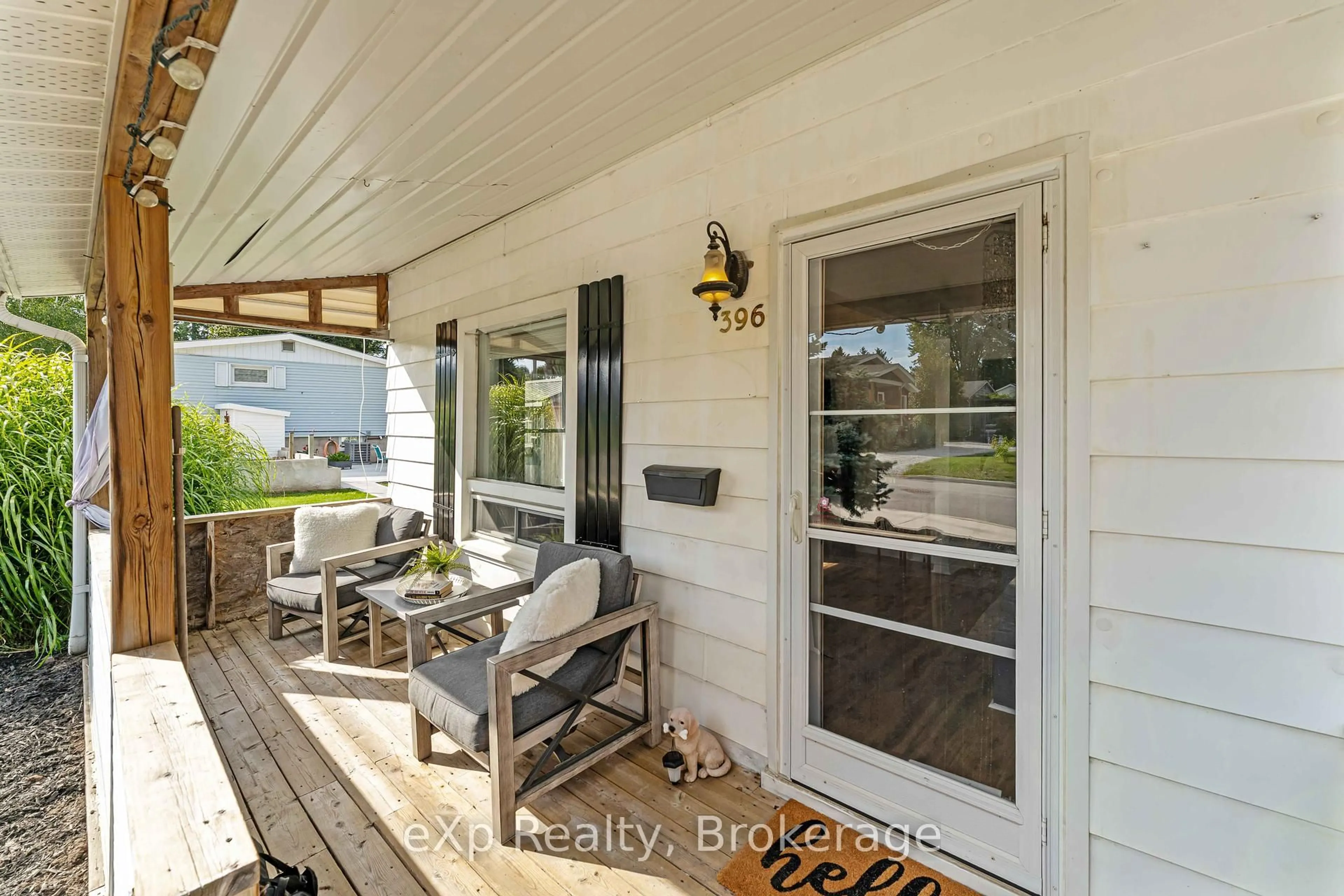 Indoor entryway for 396 Mary St, South Bruce Peninsula Ontario N0H 2T0