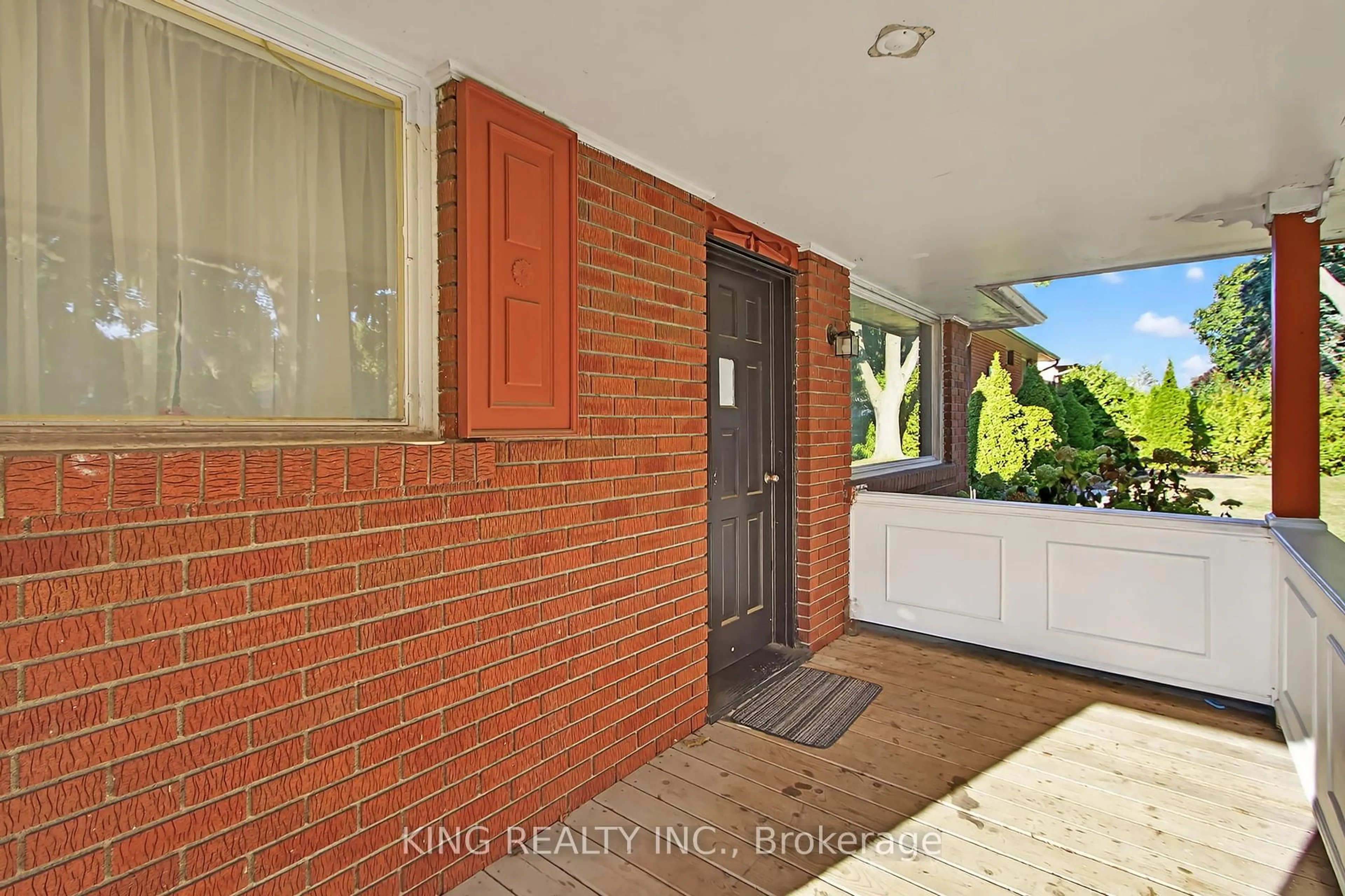 Unknown for 17 TOULON Cres, London East Ontario N5V 1J4