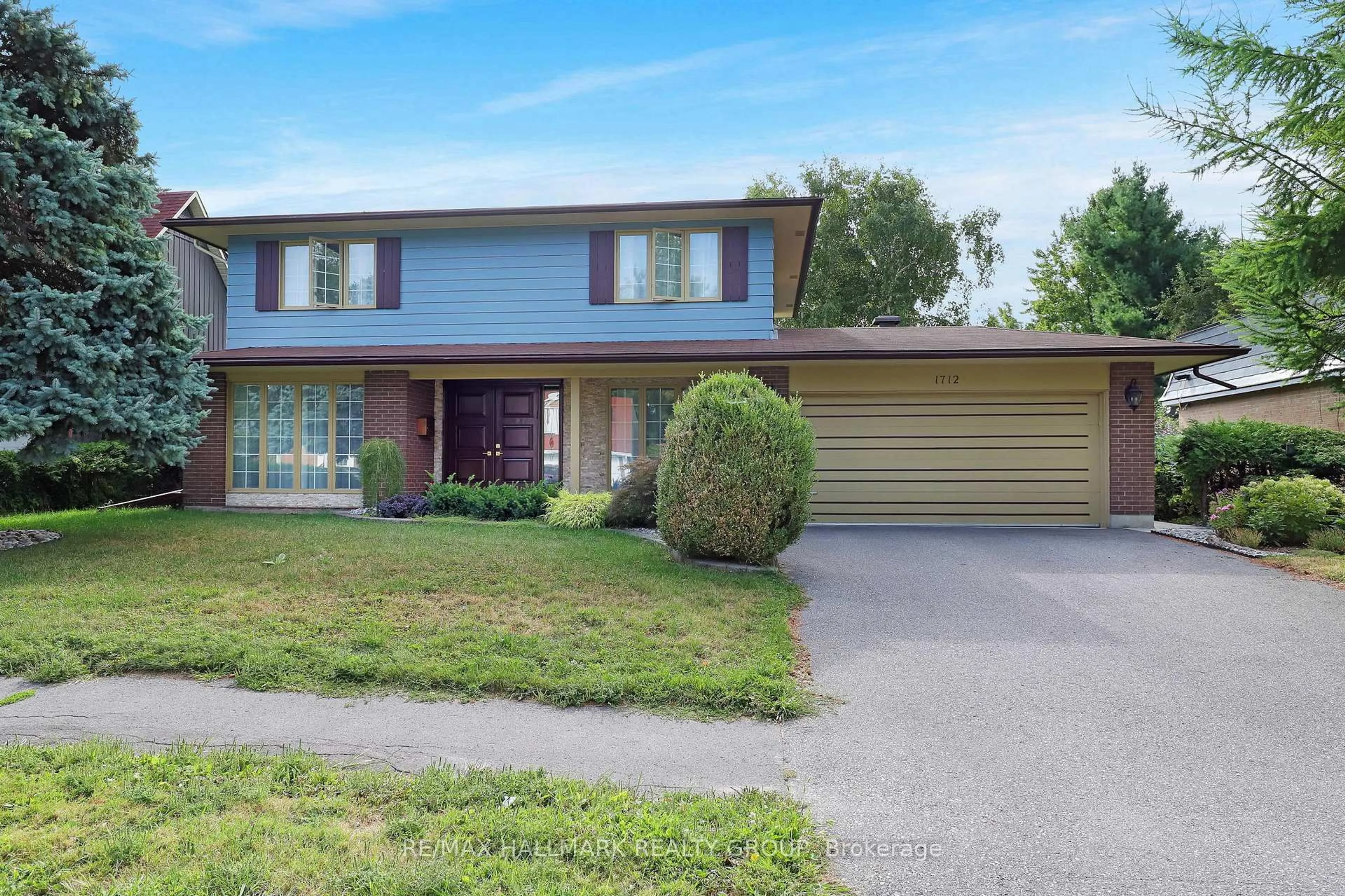 Home with brick exterior material, street for 1712 Playfair Dr, Ottawa Ontario K1H 5S6