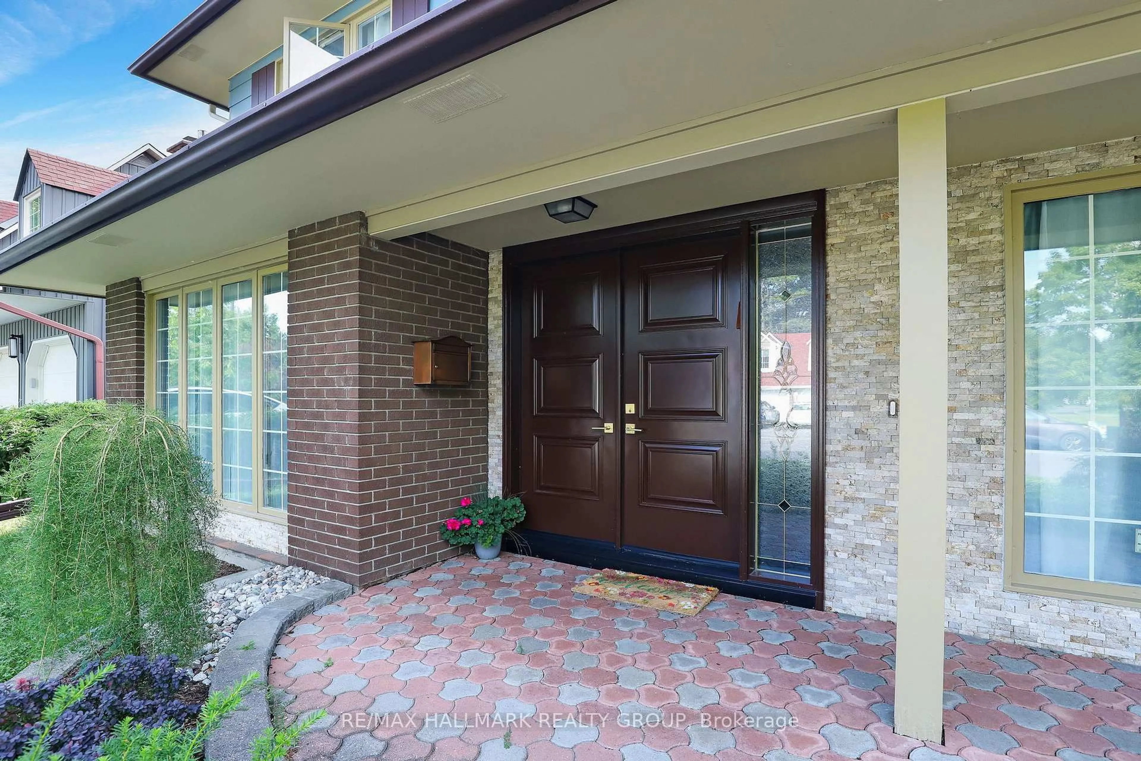 Unknown for 1712 Playfair Dr, Ottawa Ontario K1H 5S6