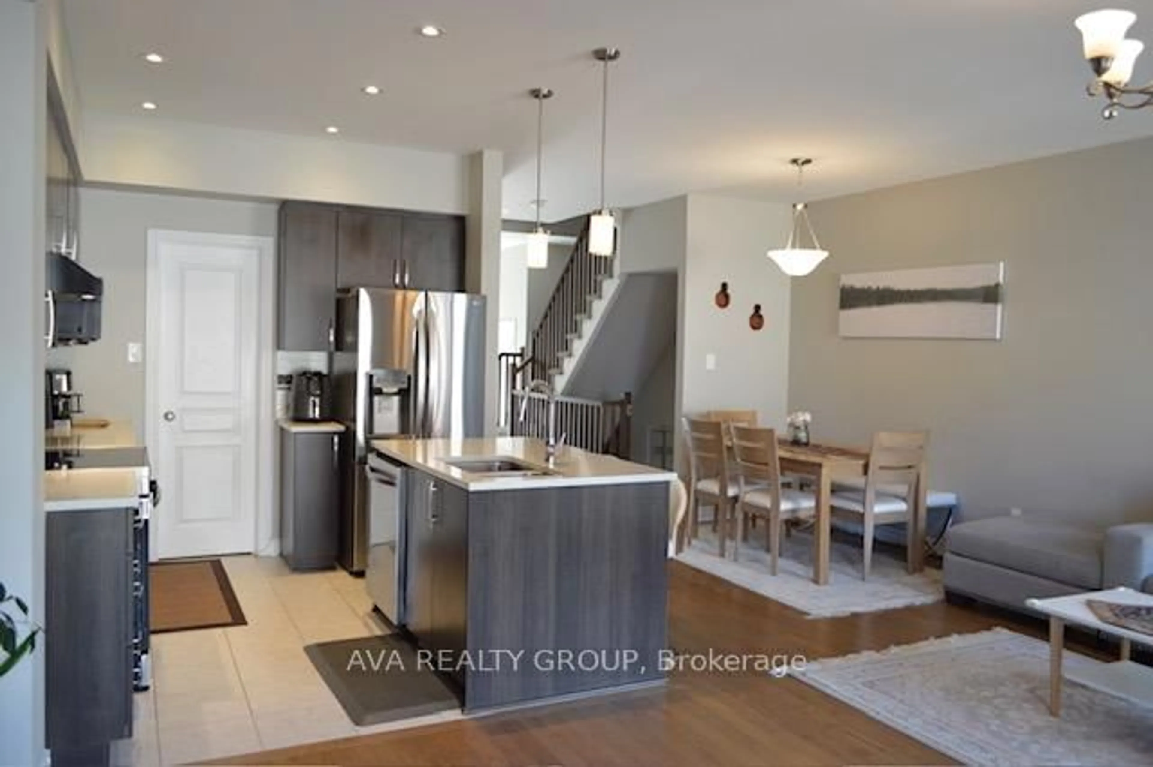 Open concept kitchen, unknown for 542 Triangle St, Ottawa Ontario K2M 0M5