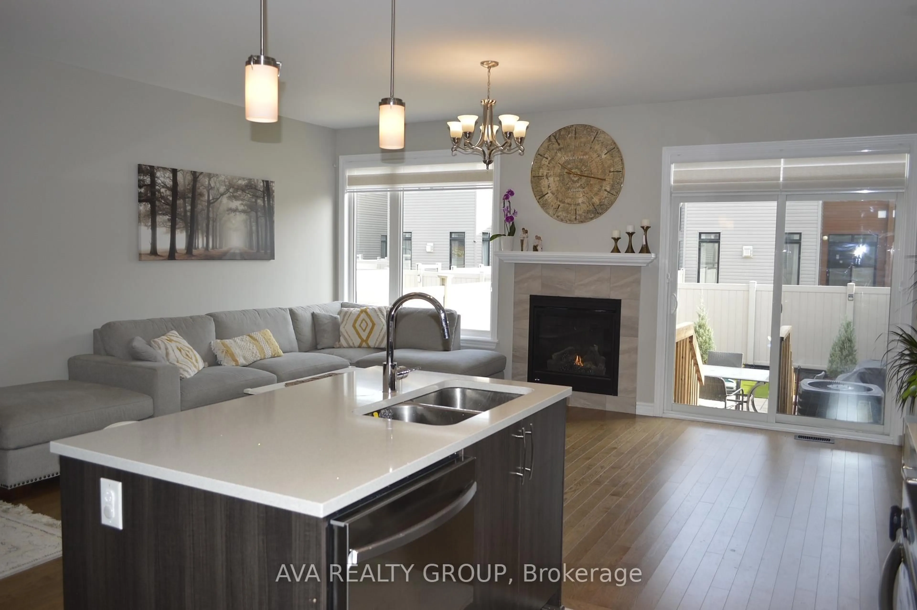 Open concept kitchen, unknown for 542 Triangle St, Ottawa Ontario K2M 0M5