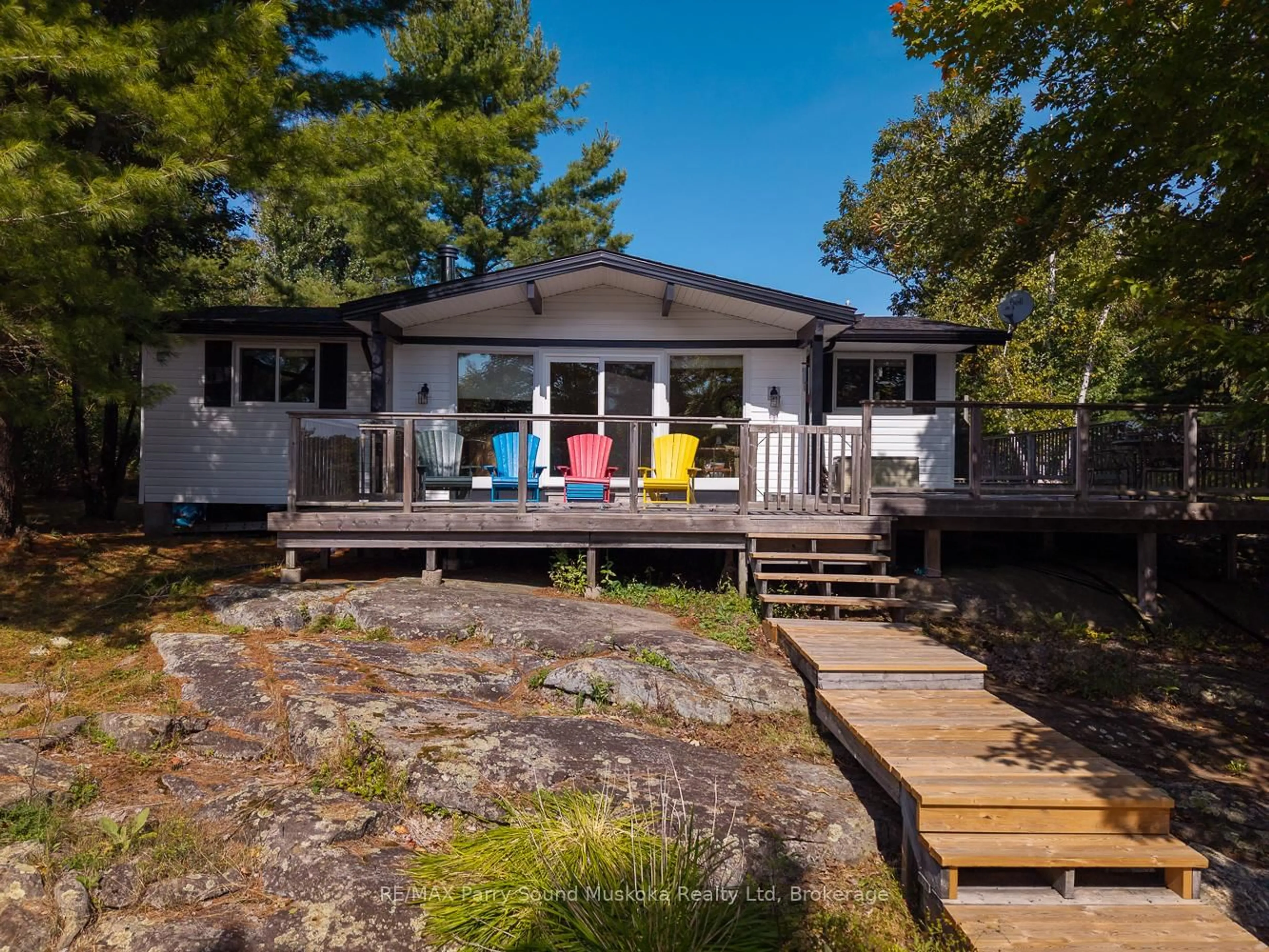 Unknown for 8 Marine Dr, McKellar Ontario P2A 0B4