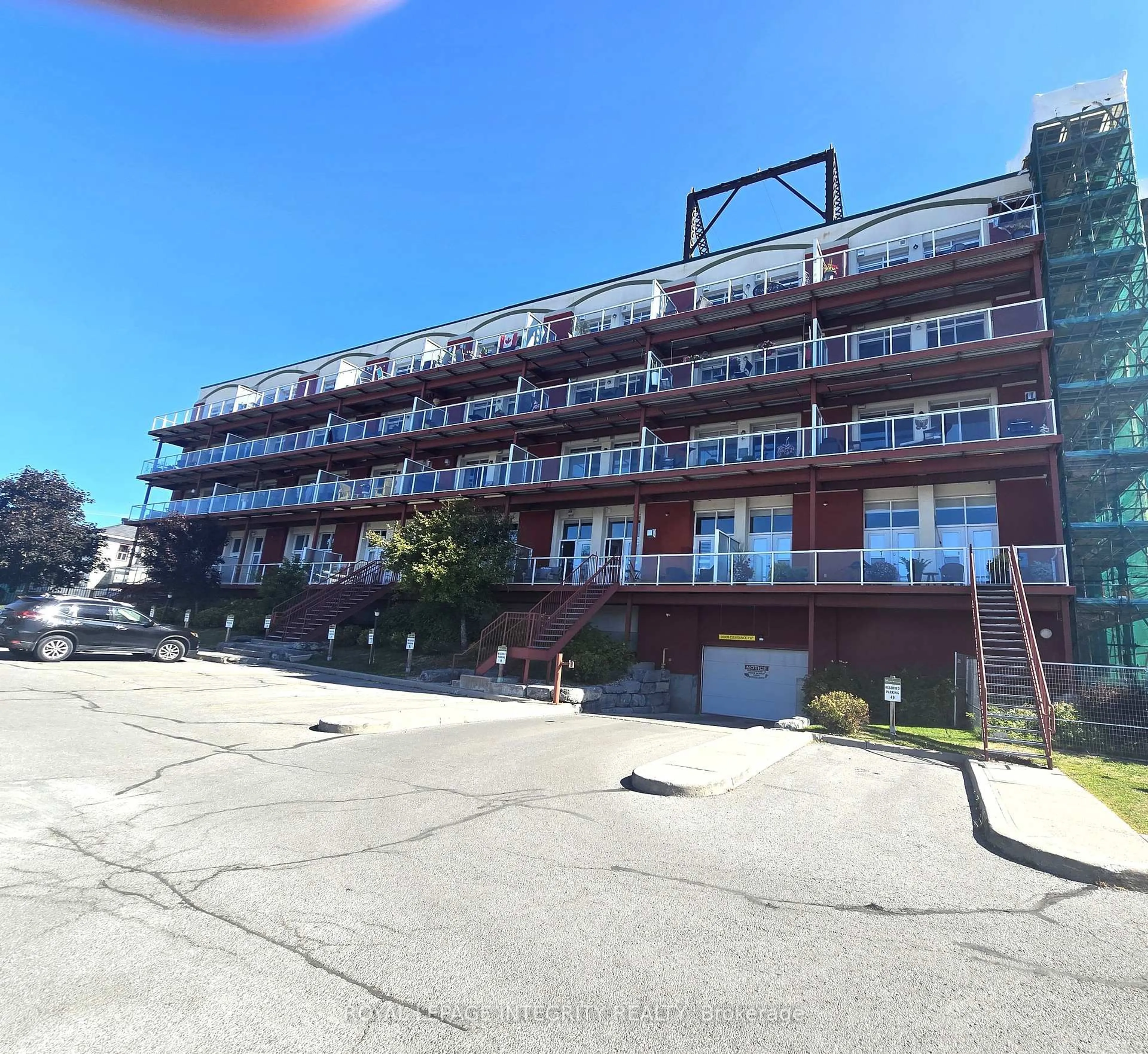 Unknown for 710 Cotton Mill St #306, Cornwall Ontario K6H 7L3